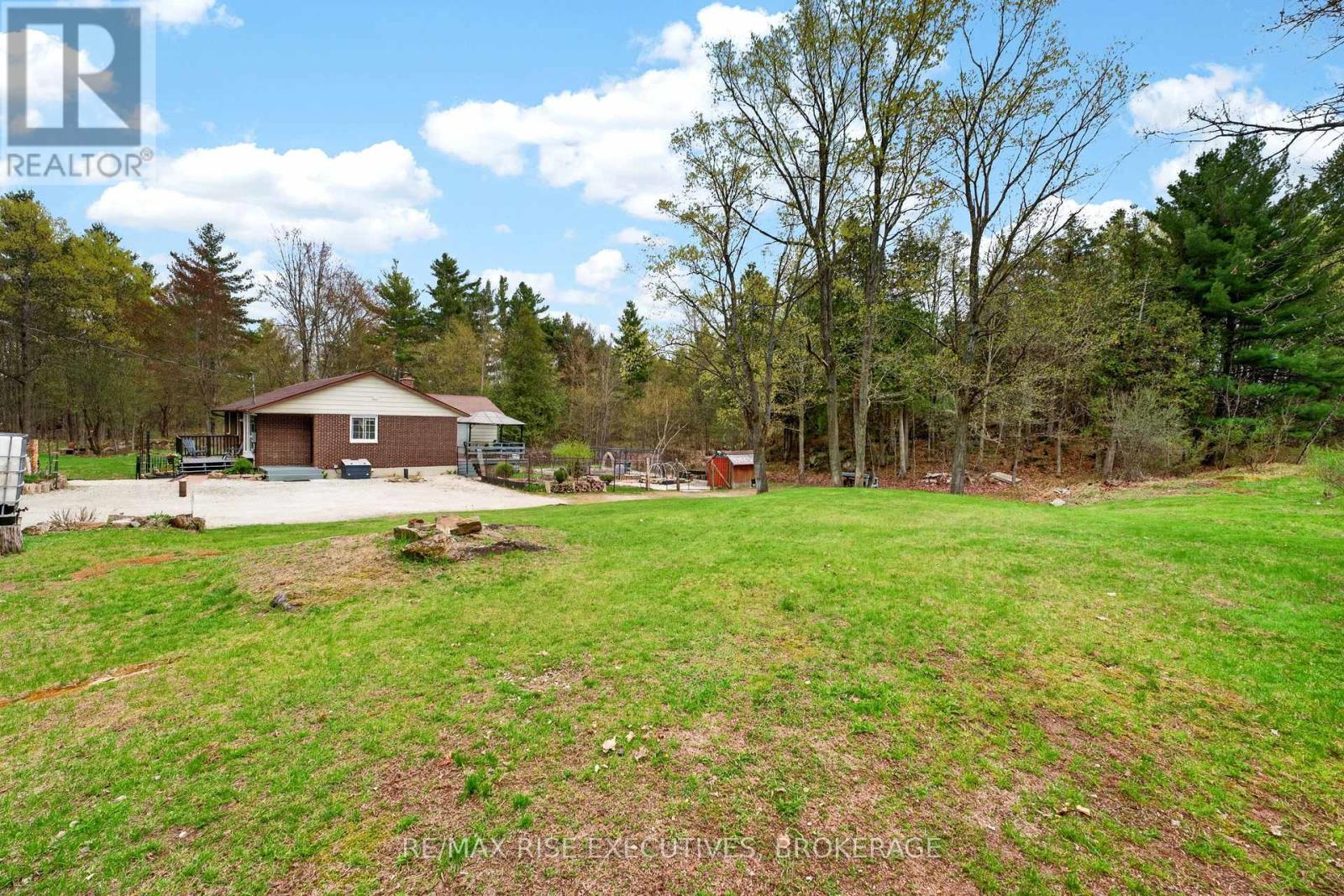 2405 RIDEAU FERRY ROAD - 42