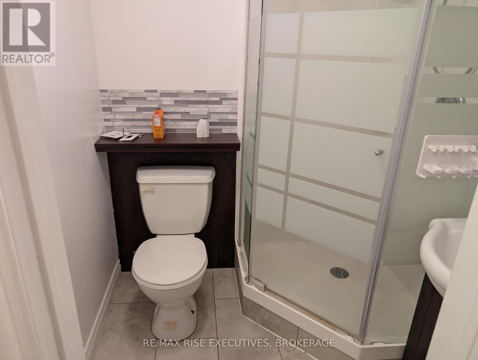 2405 RIDEAU FERRY ROAD - 36