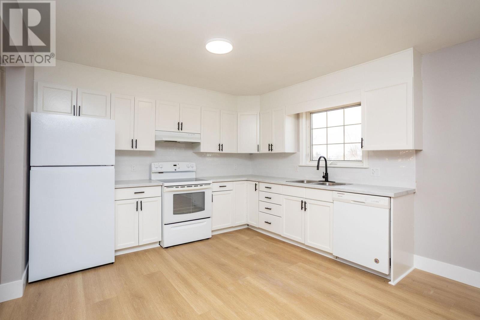 #1 14 Marshall Street - 11