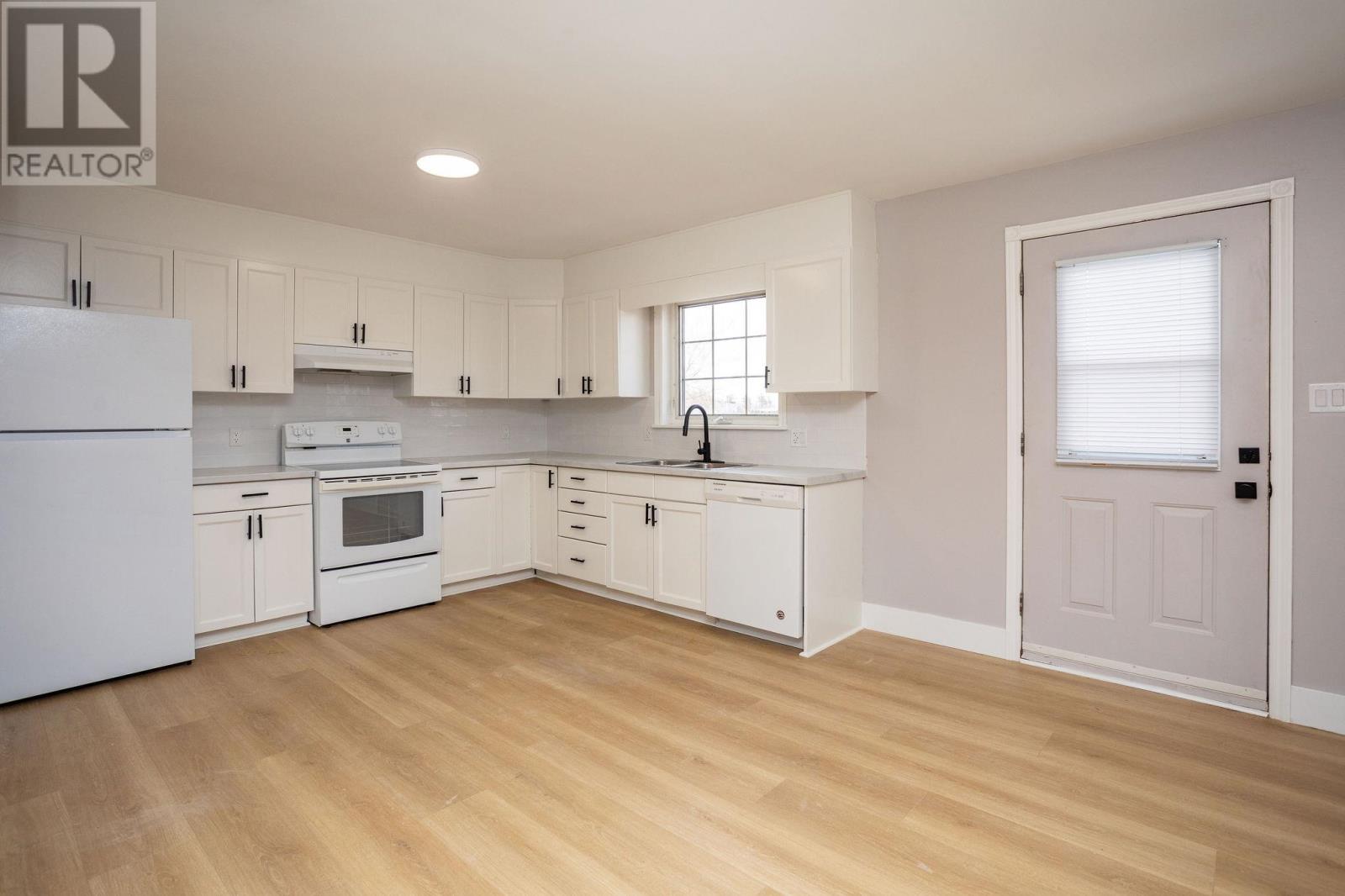 #1 14 Marshall Street - 13