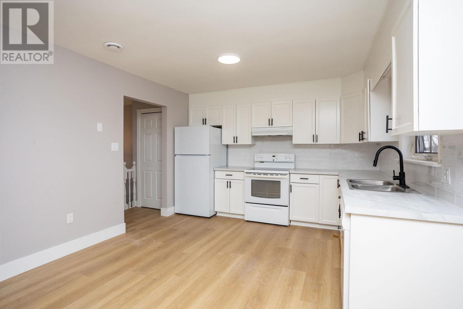 #1 14 Marshall Street - 16