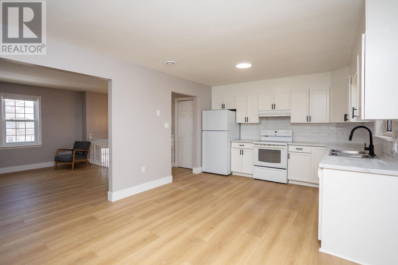 #1 14 Marshall Street - 9