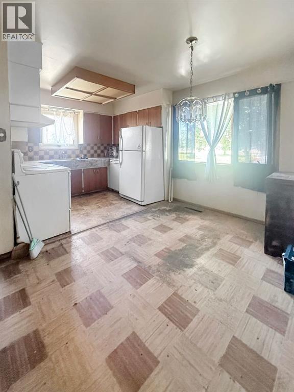 2411 5 Avenue N - 6