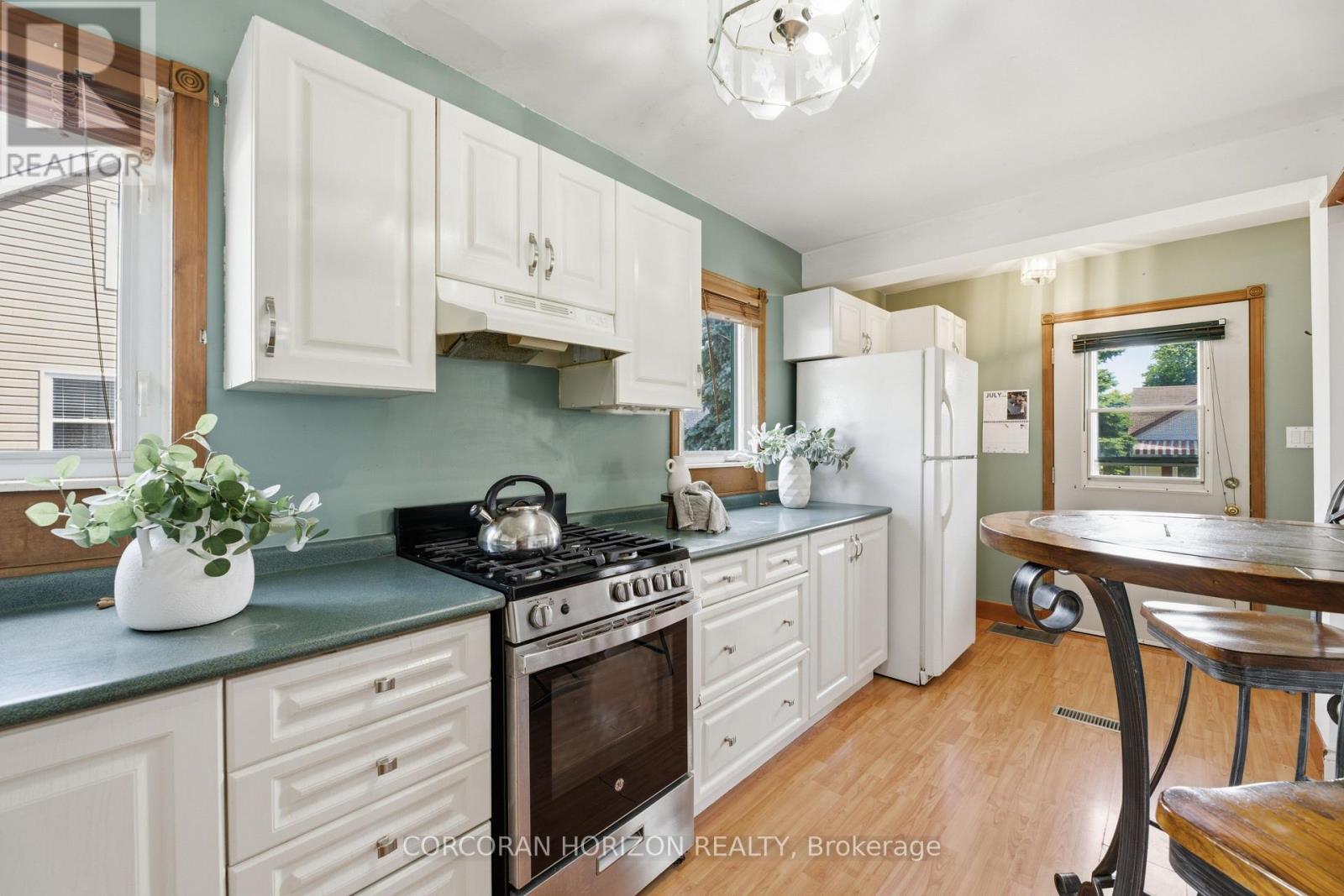 180 MELROSE STREET - 15