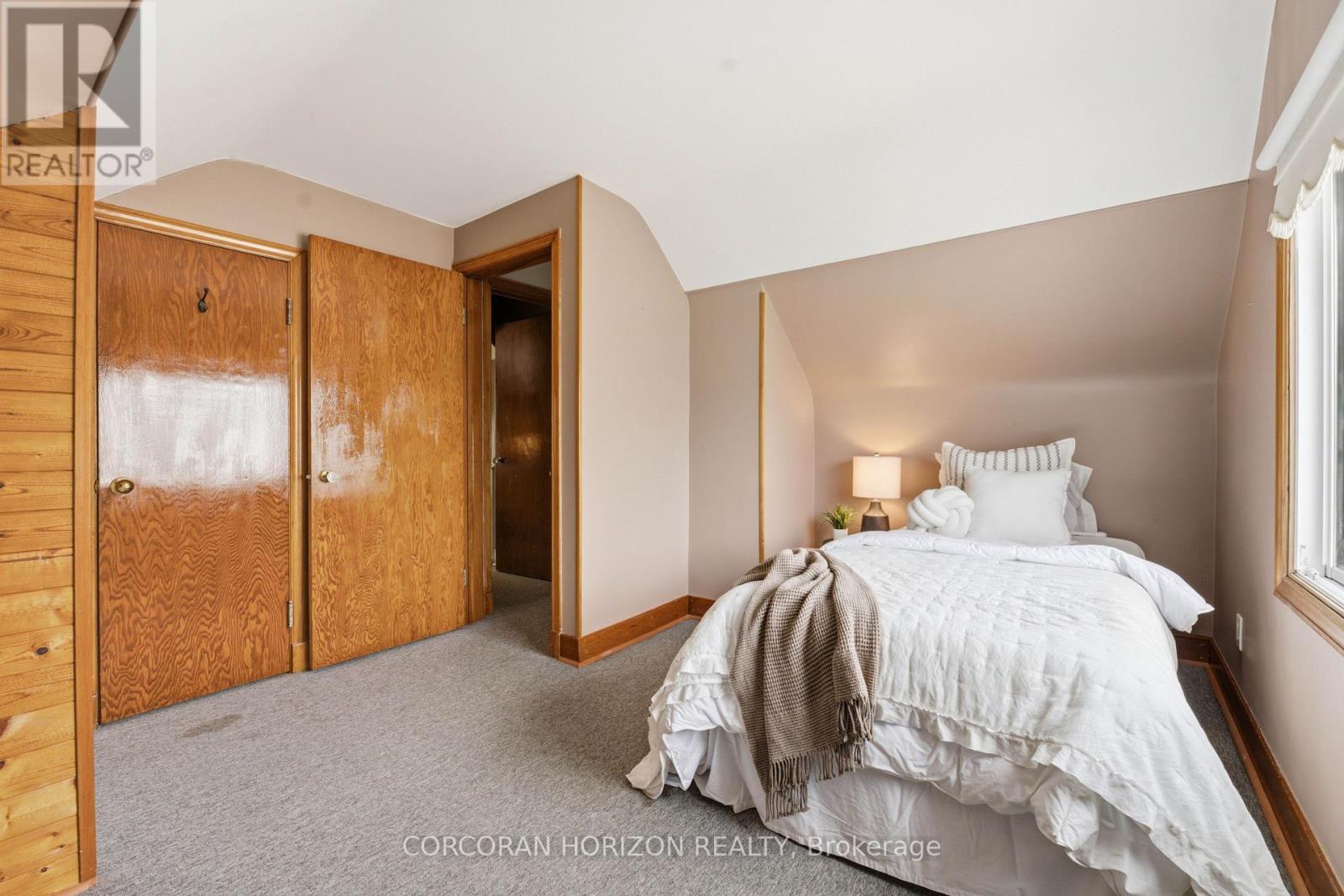 180 MELROSE STREET - 24