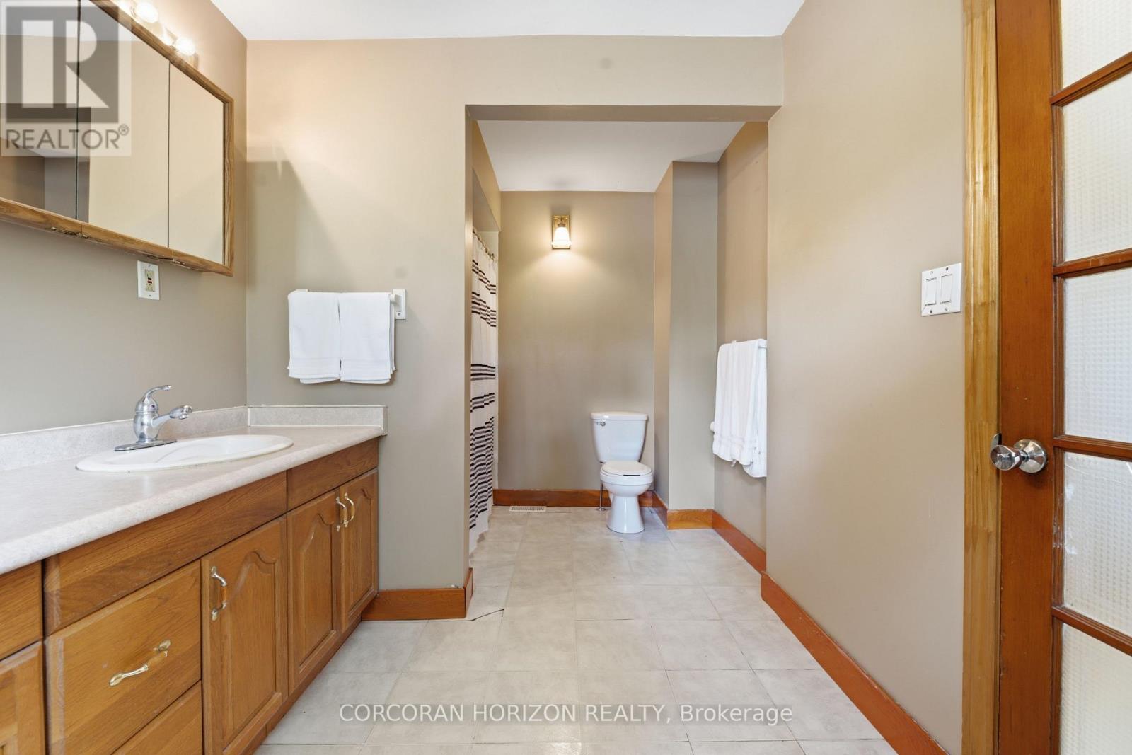 180 MELROSE STREET - 30
