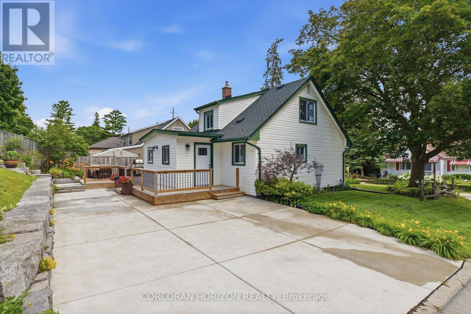 180 MELROSE STREET - 35