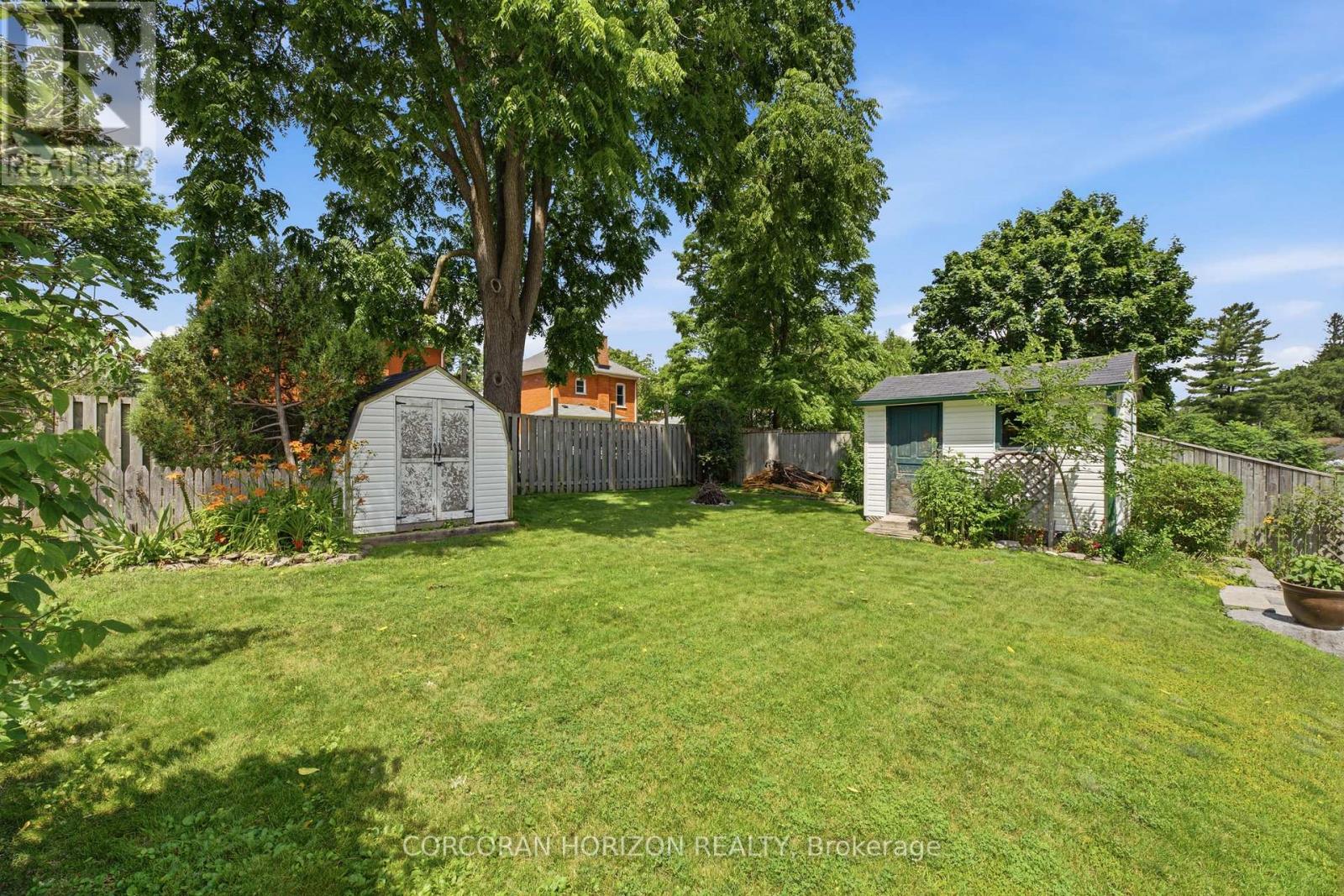 180 MELROSE STREET - 41