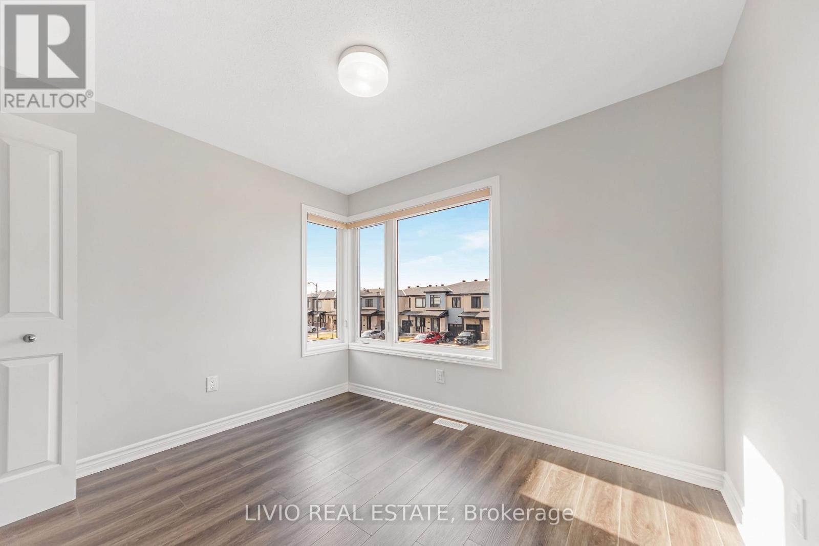 56 JARGEAU ROAD - 12
