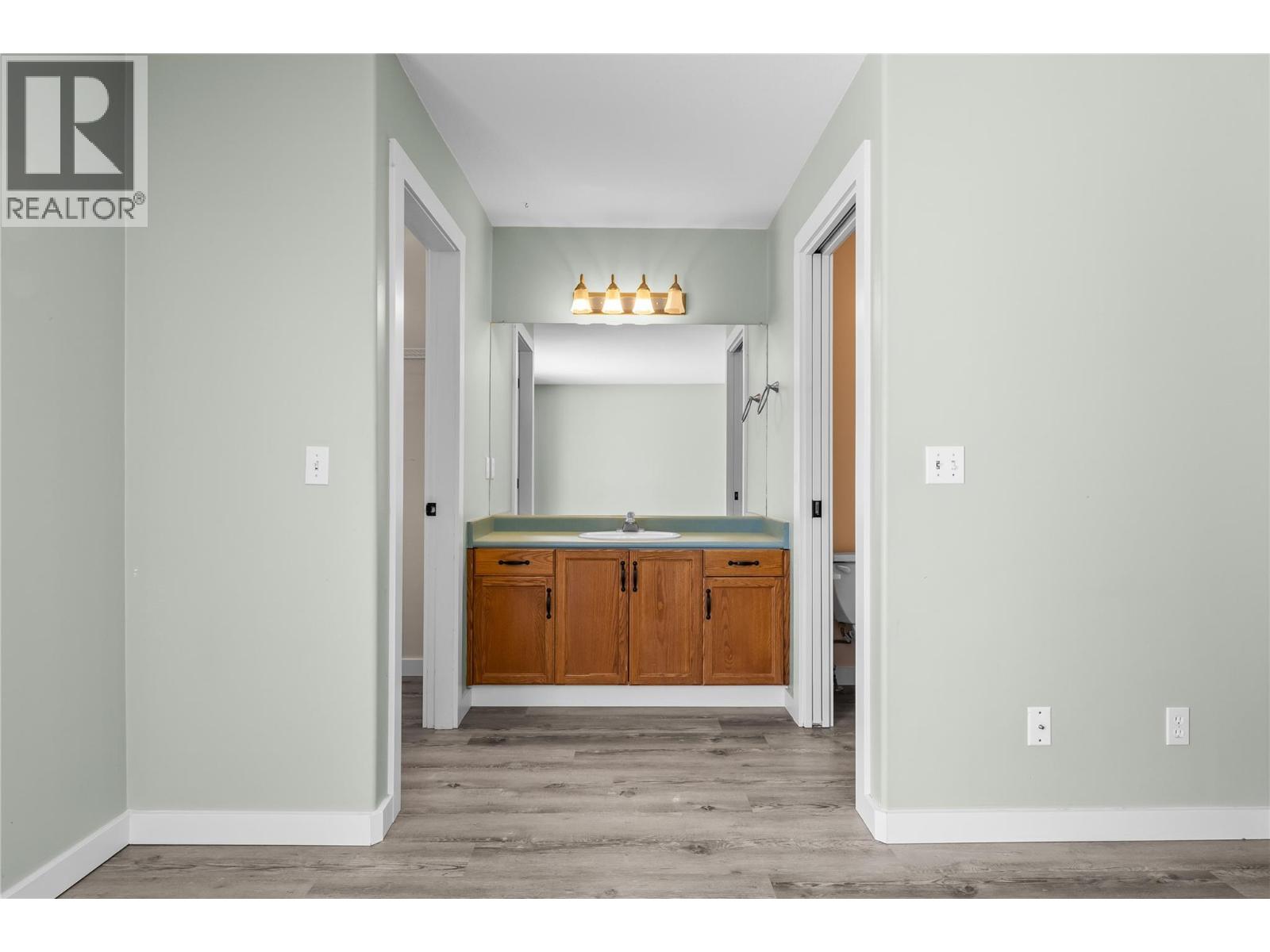 3831 Gellatly Road S - 36