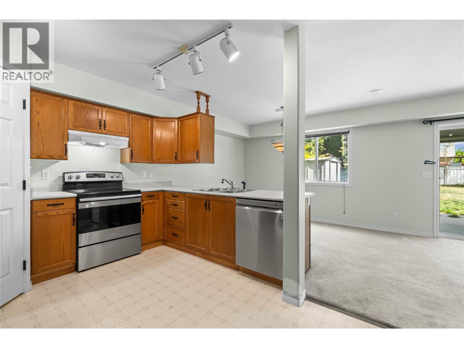 3831 Gellatly Road S - 21