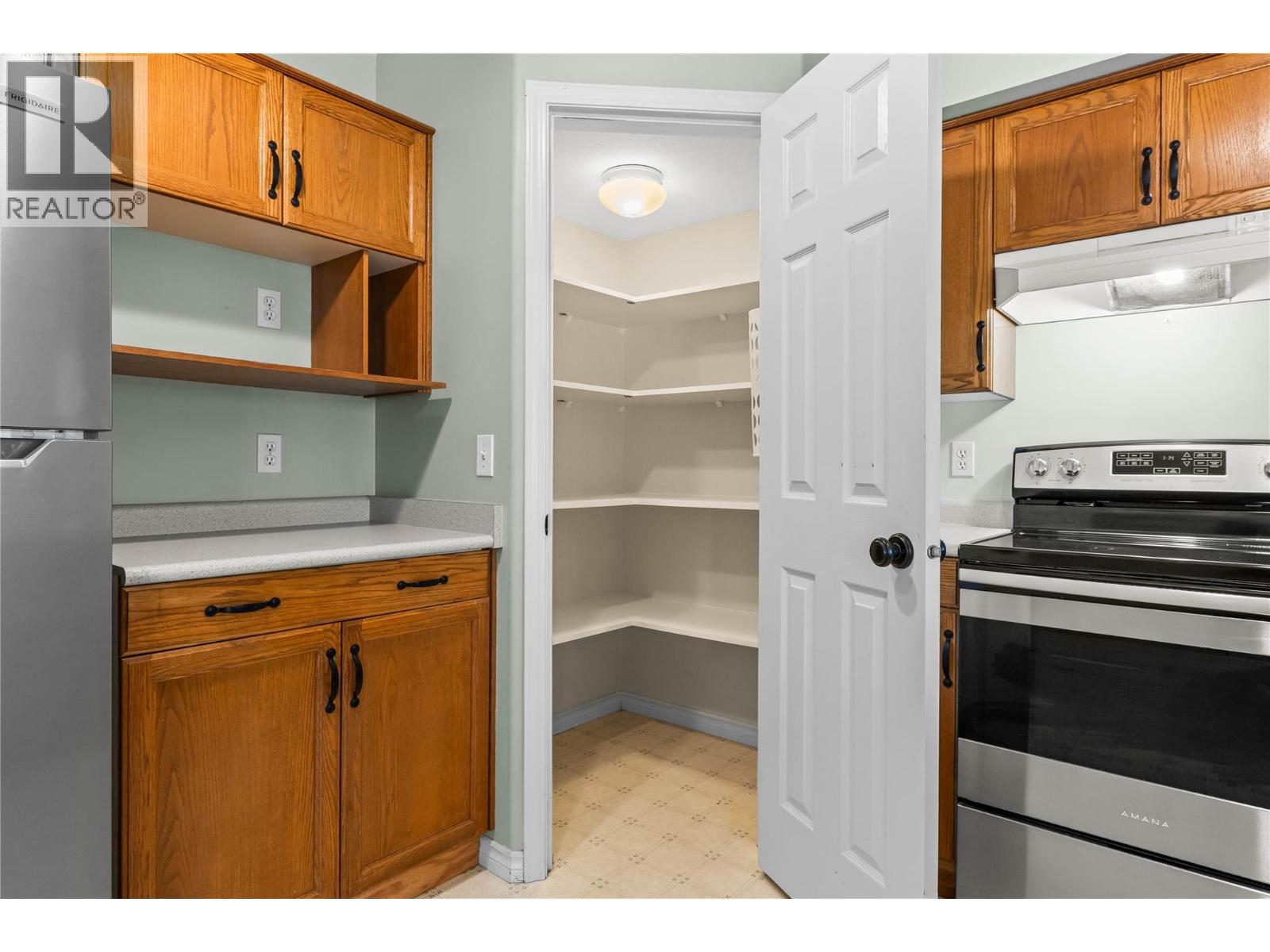 3831 Gellatly Road S - 22