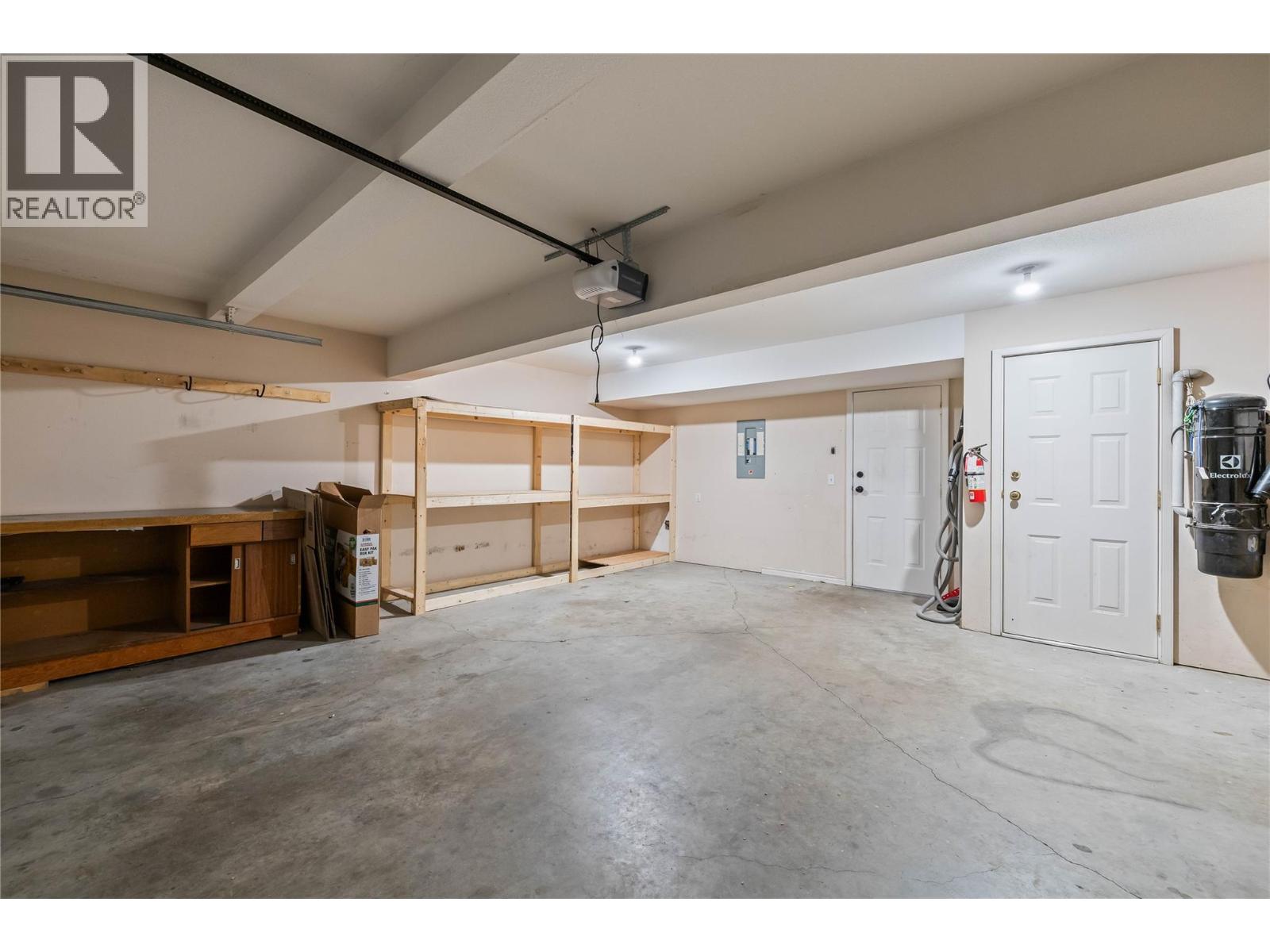 3831 Gellatly Road S - 58
