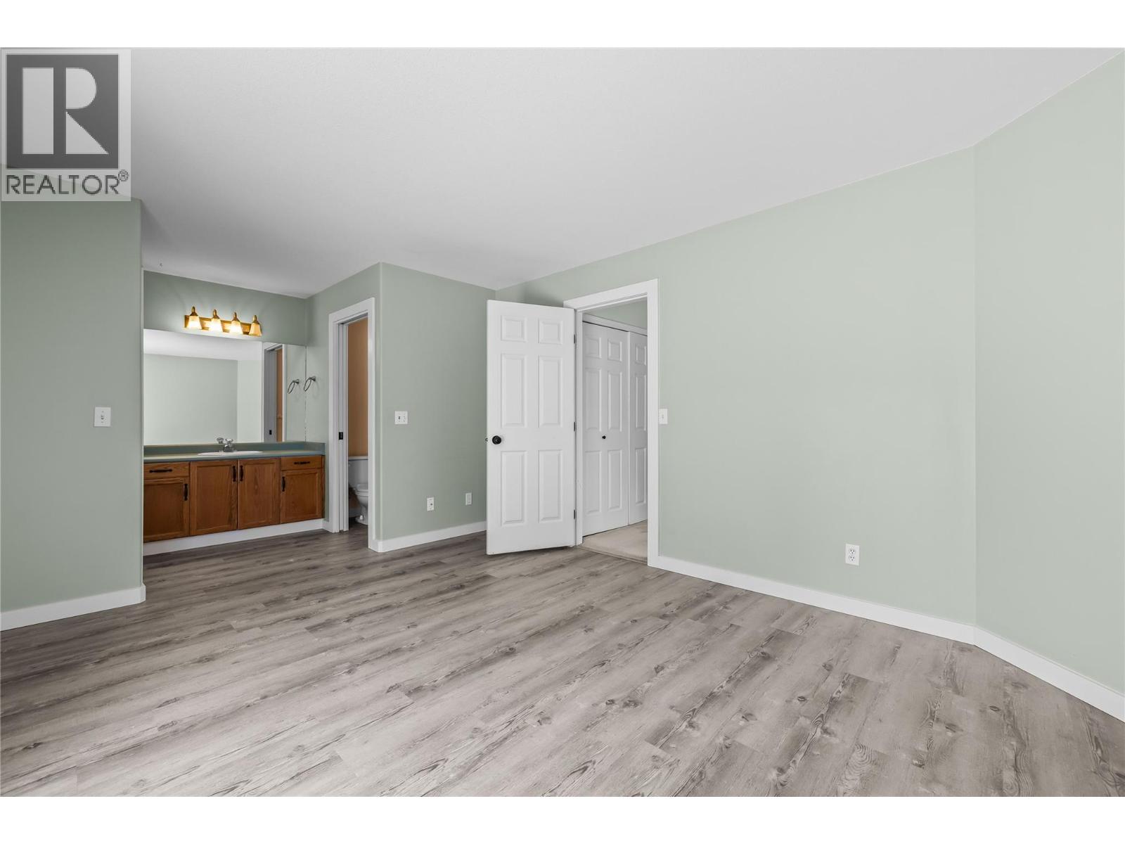 3831 Gellatly Road S - 35