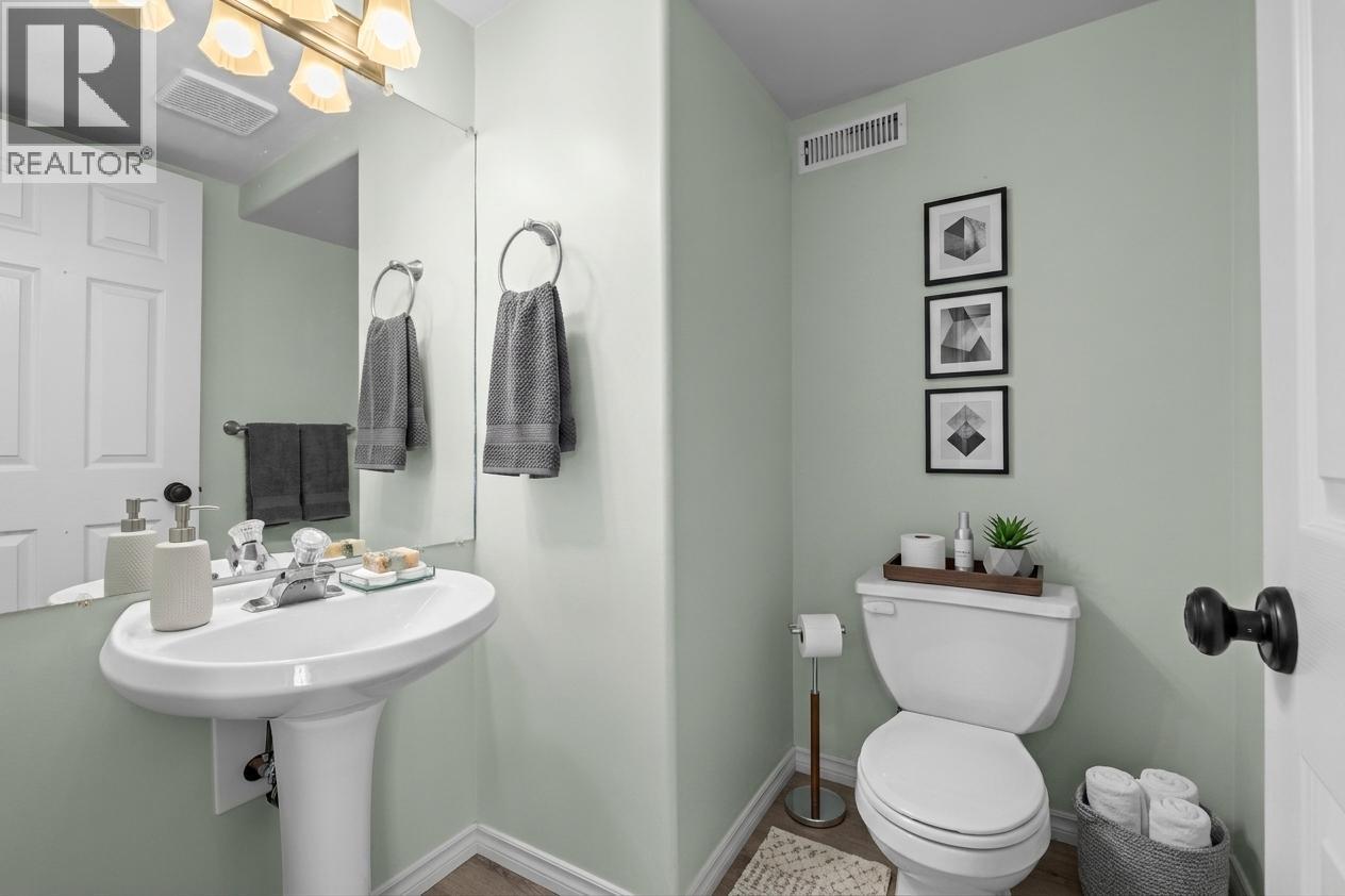 3831 Gellatly Road S - 25