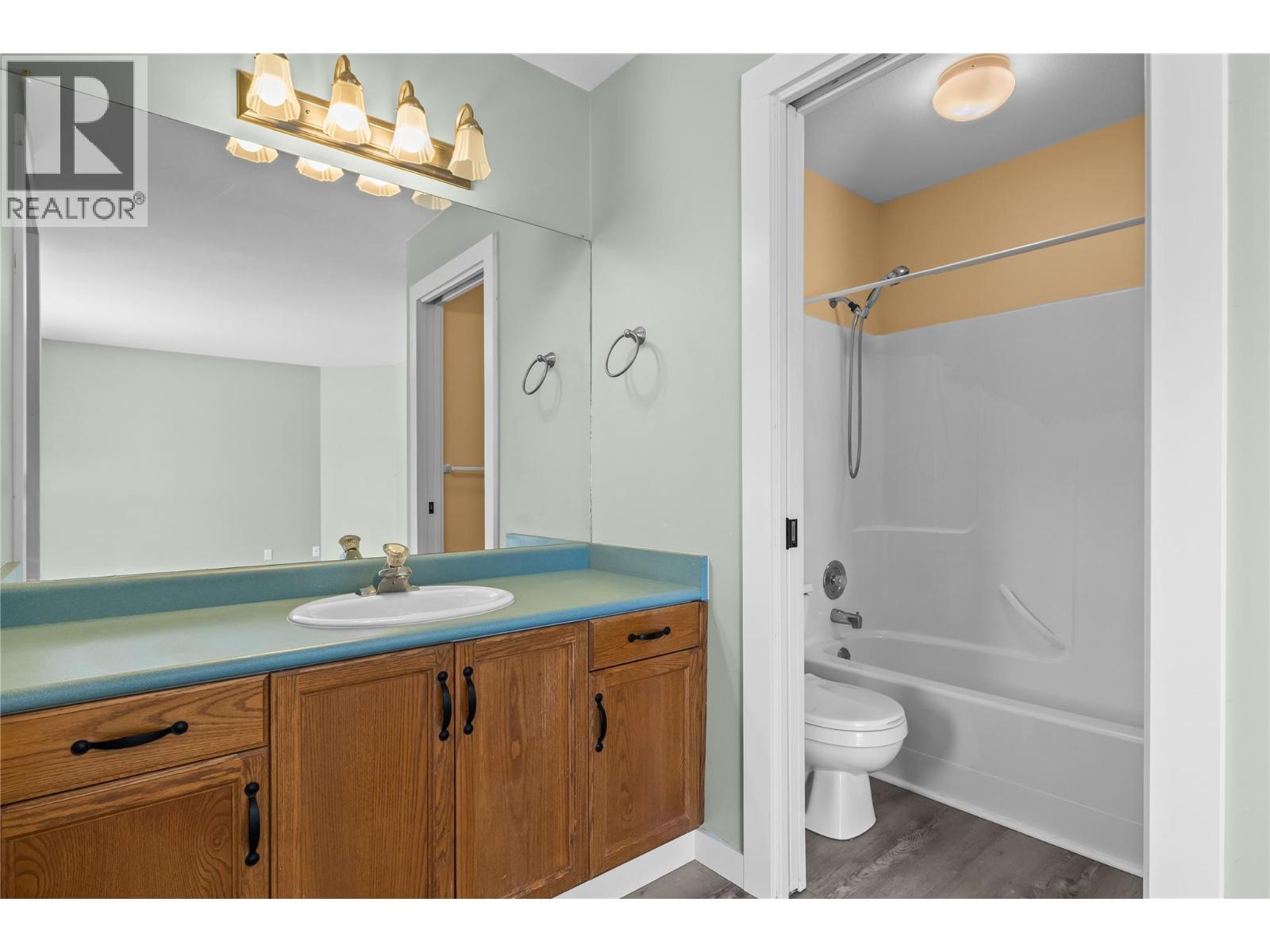 3831 Gellatly Road S - 33