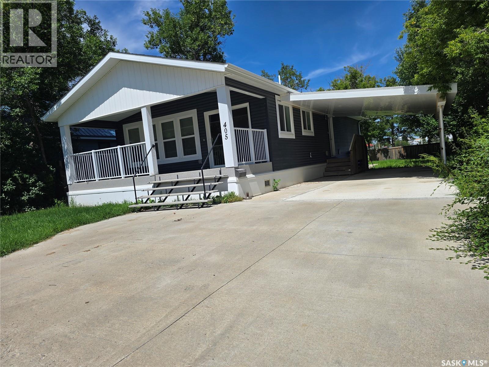 405 2nd AVENUE SE - 1