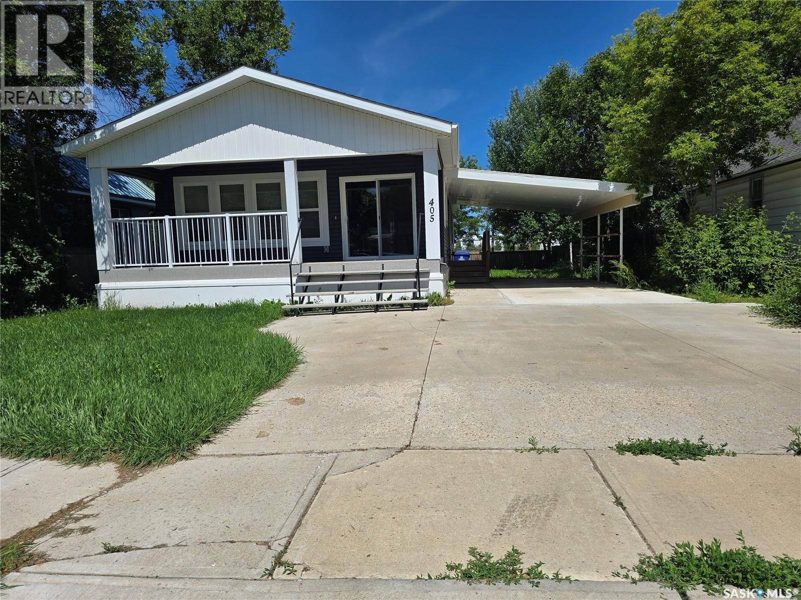405 2nd AVENUE SE - 2