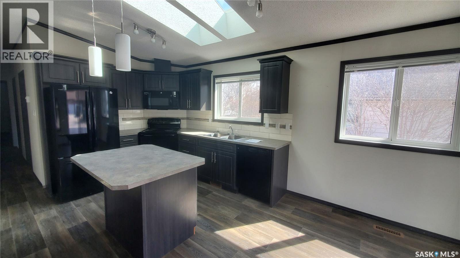 405 2nd AVENUE SE - 4