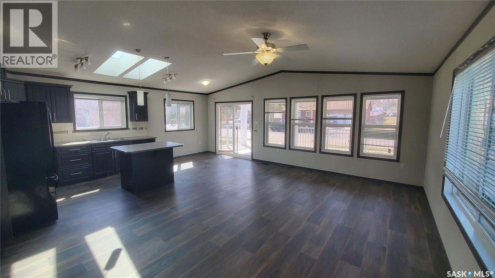 405 2nd AVENUE SE - 8