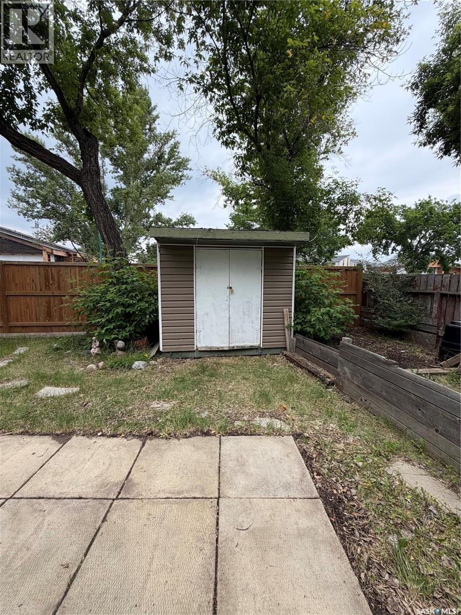 1000 1524 Rayner AVENUE - 24