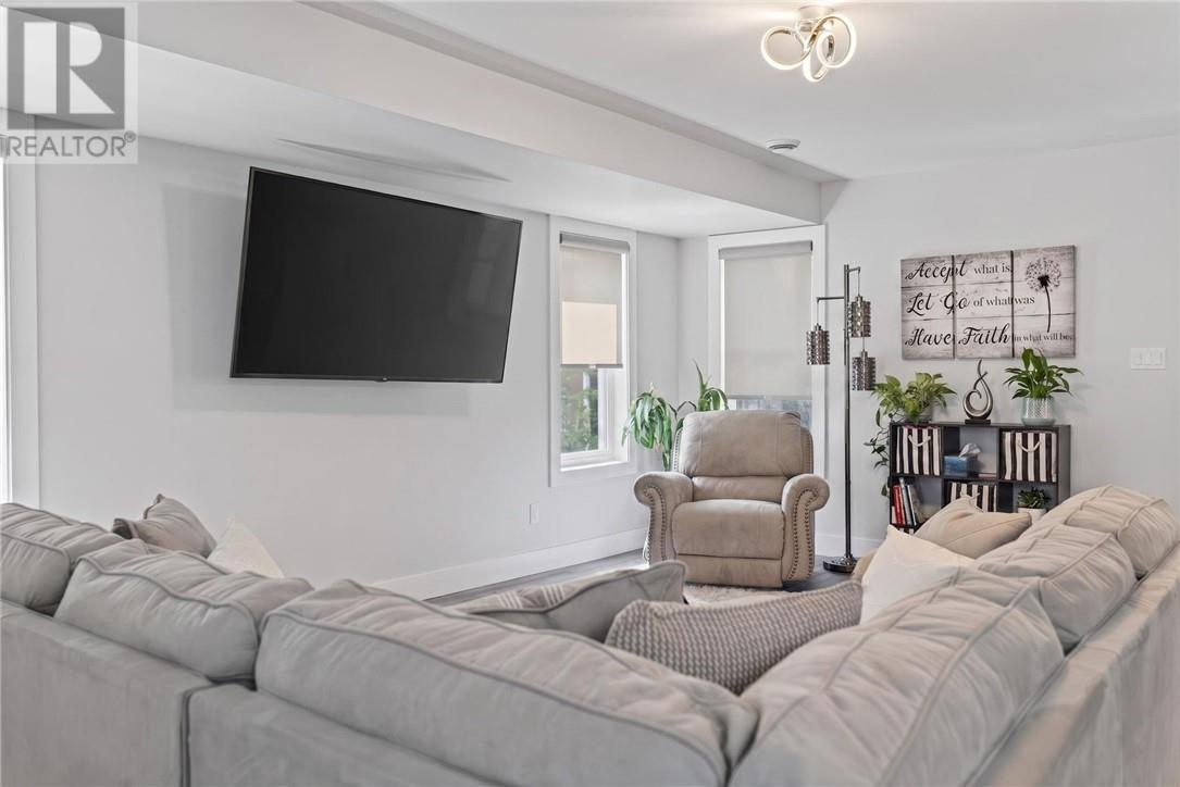 43 Power Street - 26