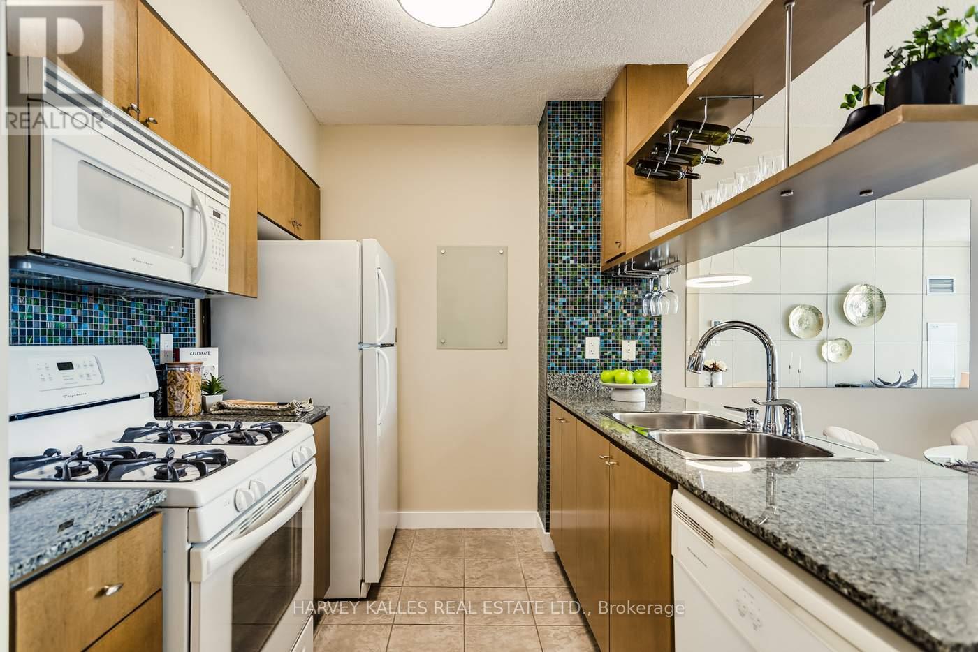 #3808 35 MARINER TERRACE - 10