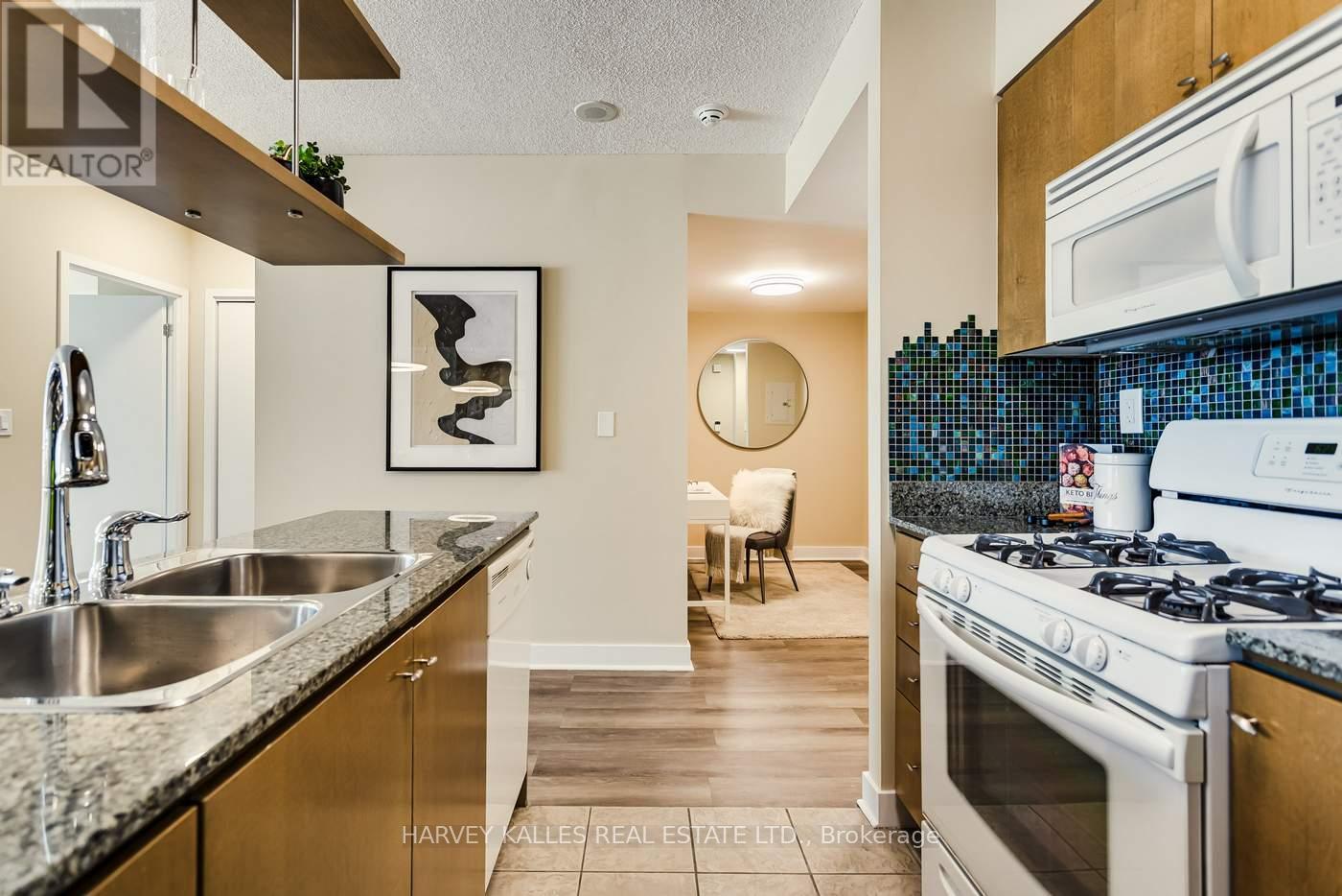 #3808 35 MARINER TERRACE - Image 12