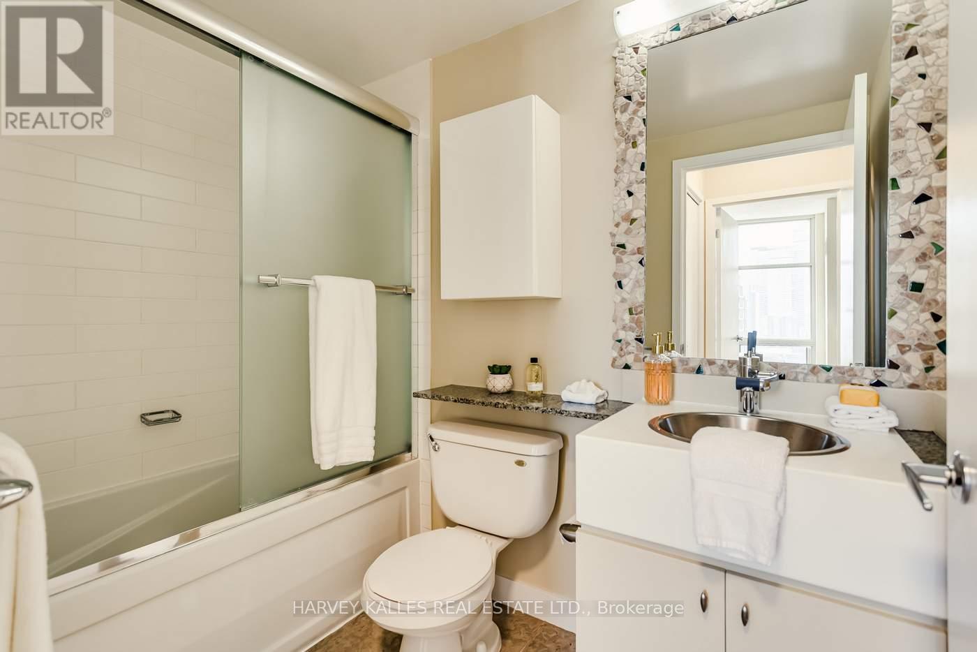 #3808 35 MARINER TERRACE - 26