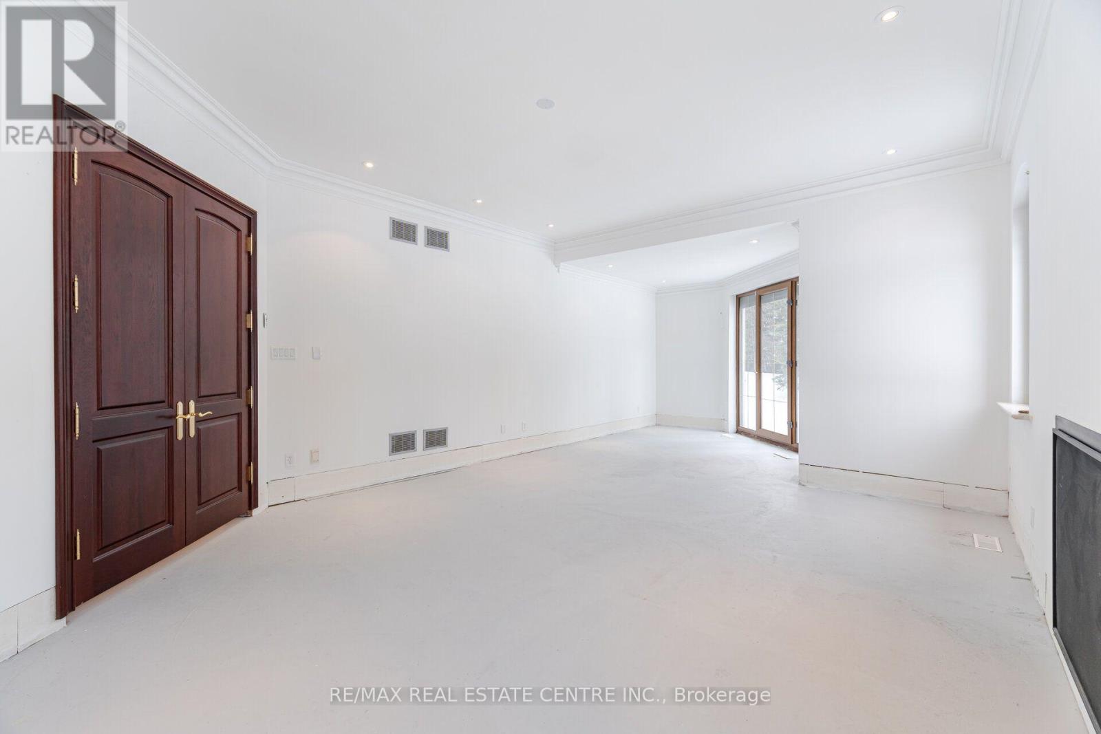 2 EDGEFOREST DRIVE - Image 15