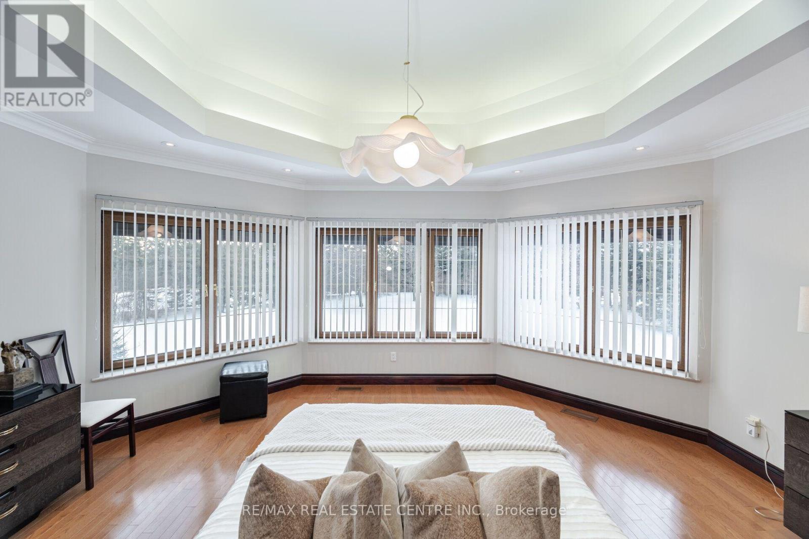 2 EDGEFOREST DRIVE - Image 47