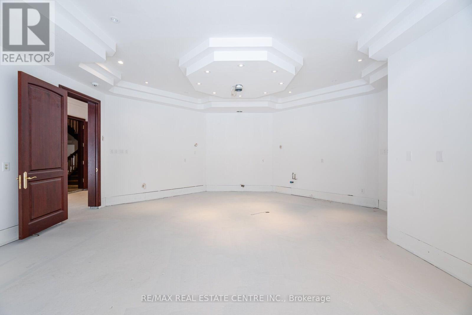 2 EDGEFOREST DRIVE - Image 28