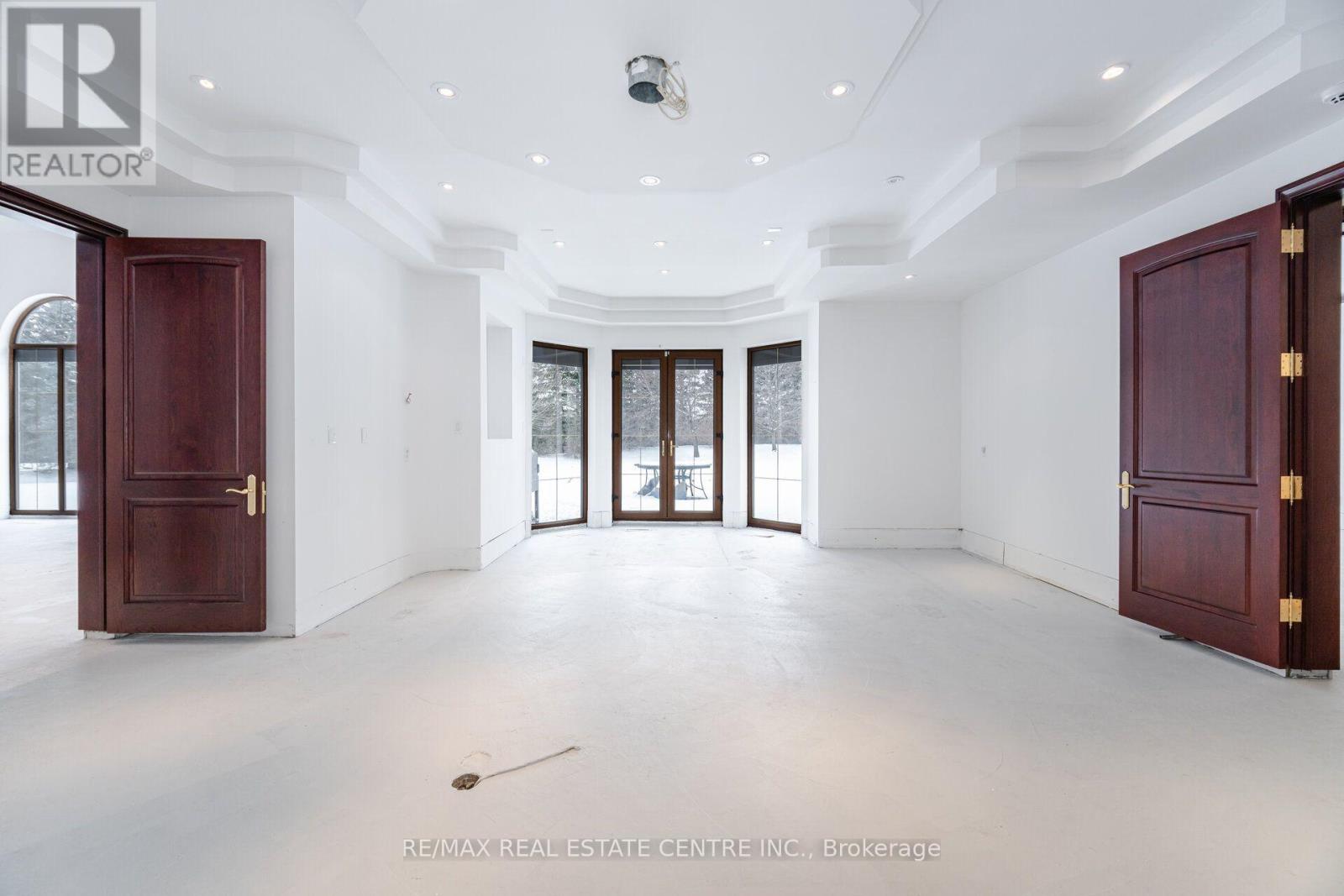 2 EDGEFOREST DRIVE - Image 29