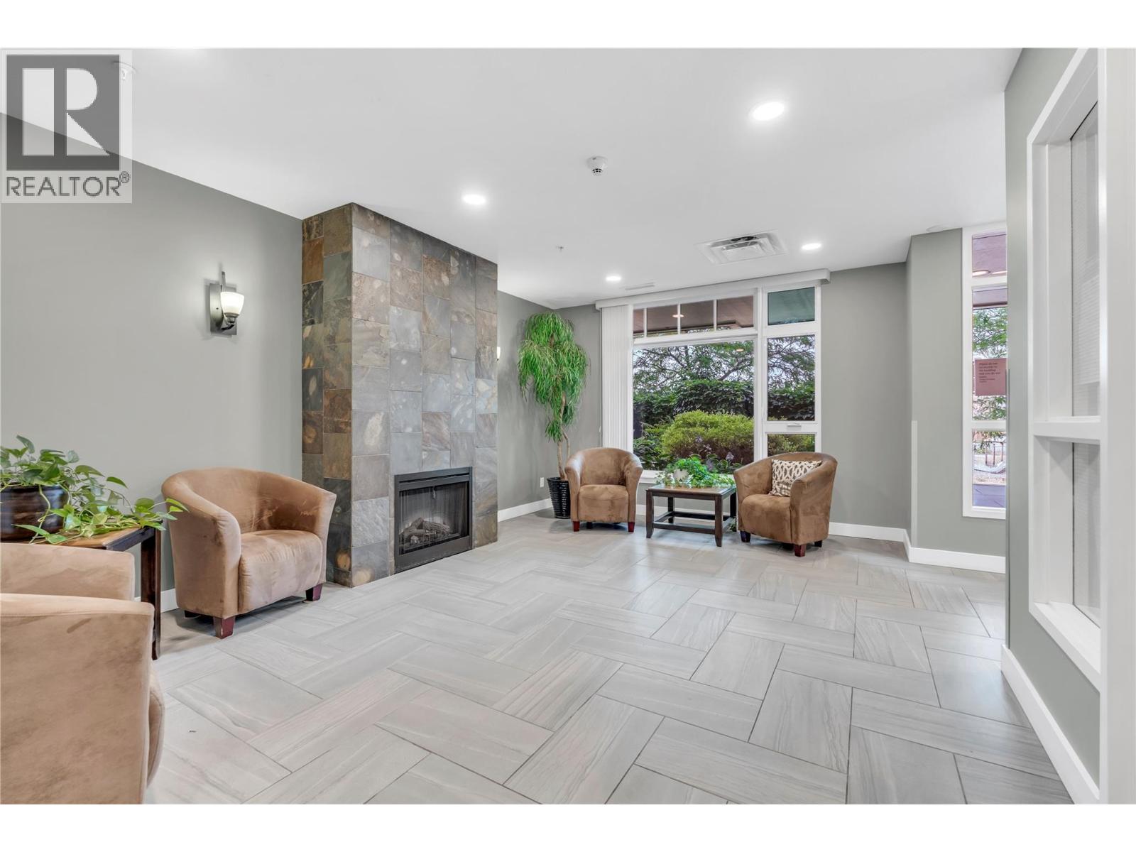 #505 3301 Skaha Lake Road - 27