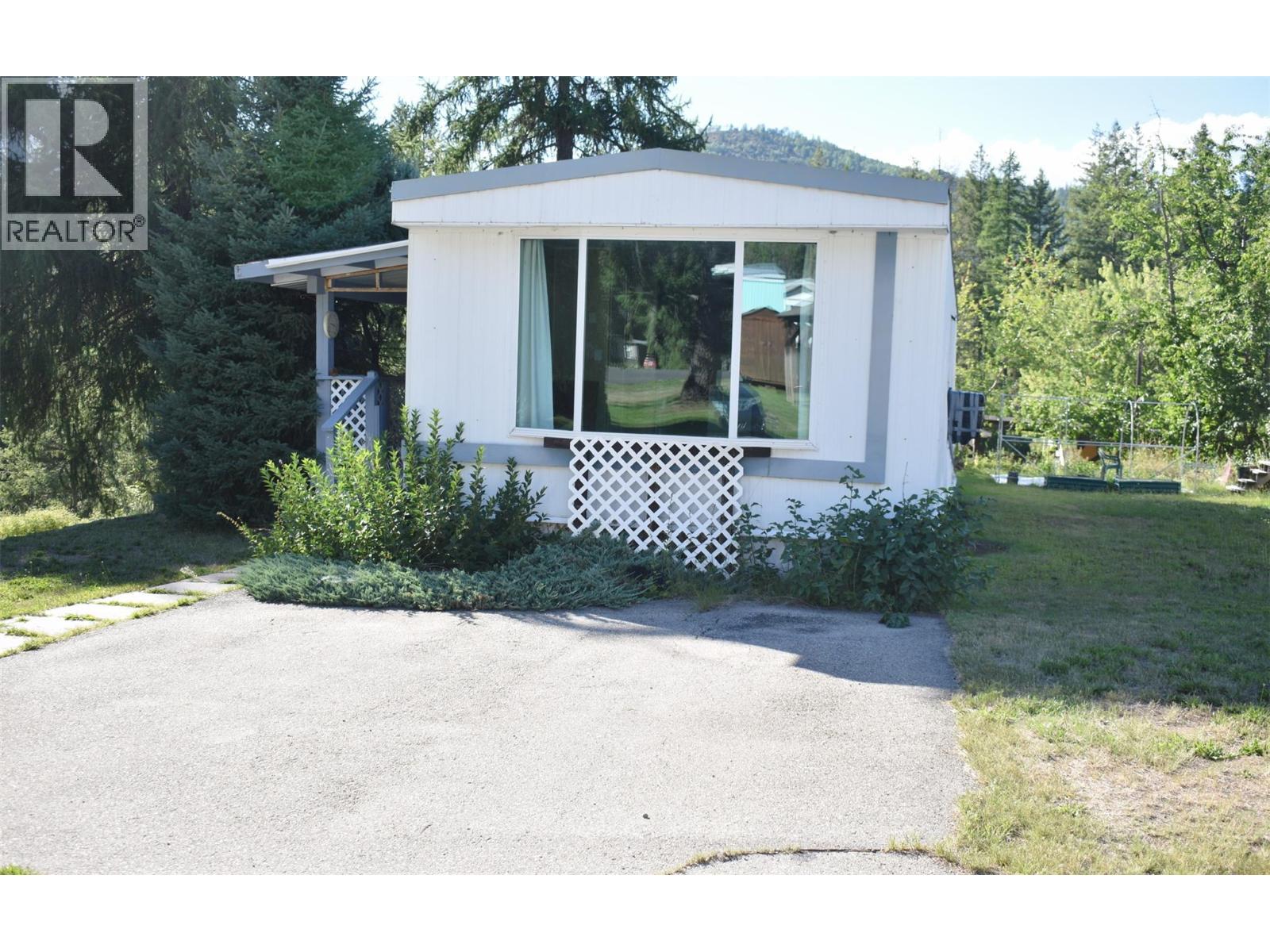 #1 150 Tamarac Avenue - Image 2