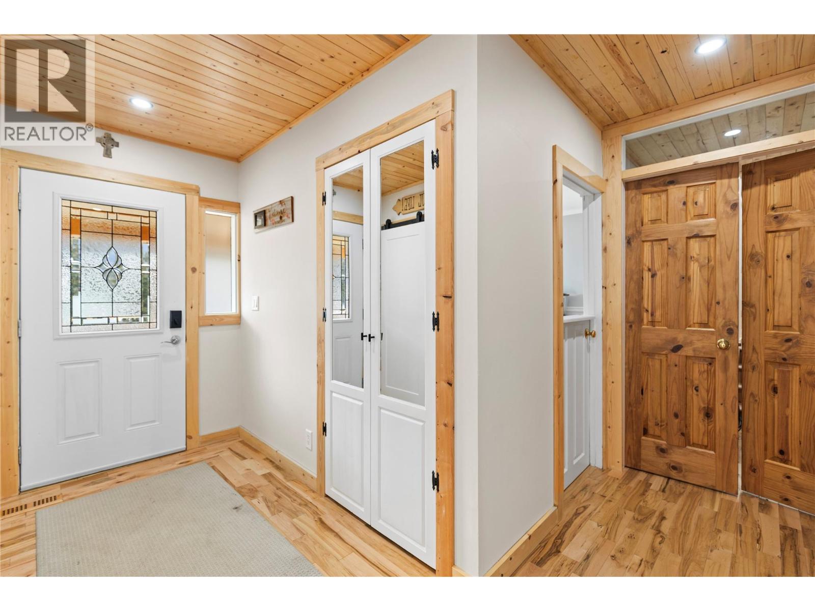 112 WALKER Road - 2