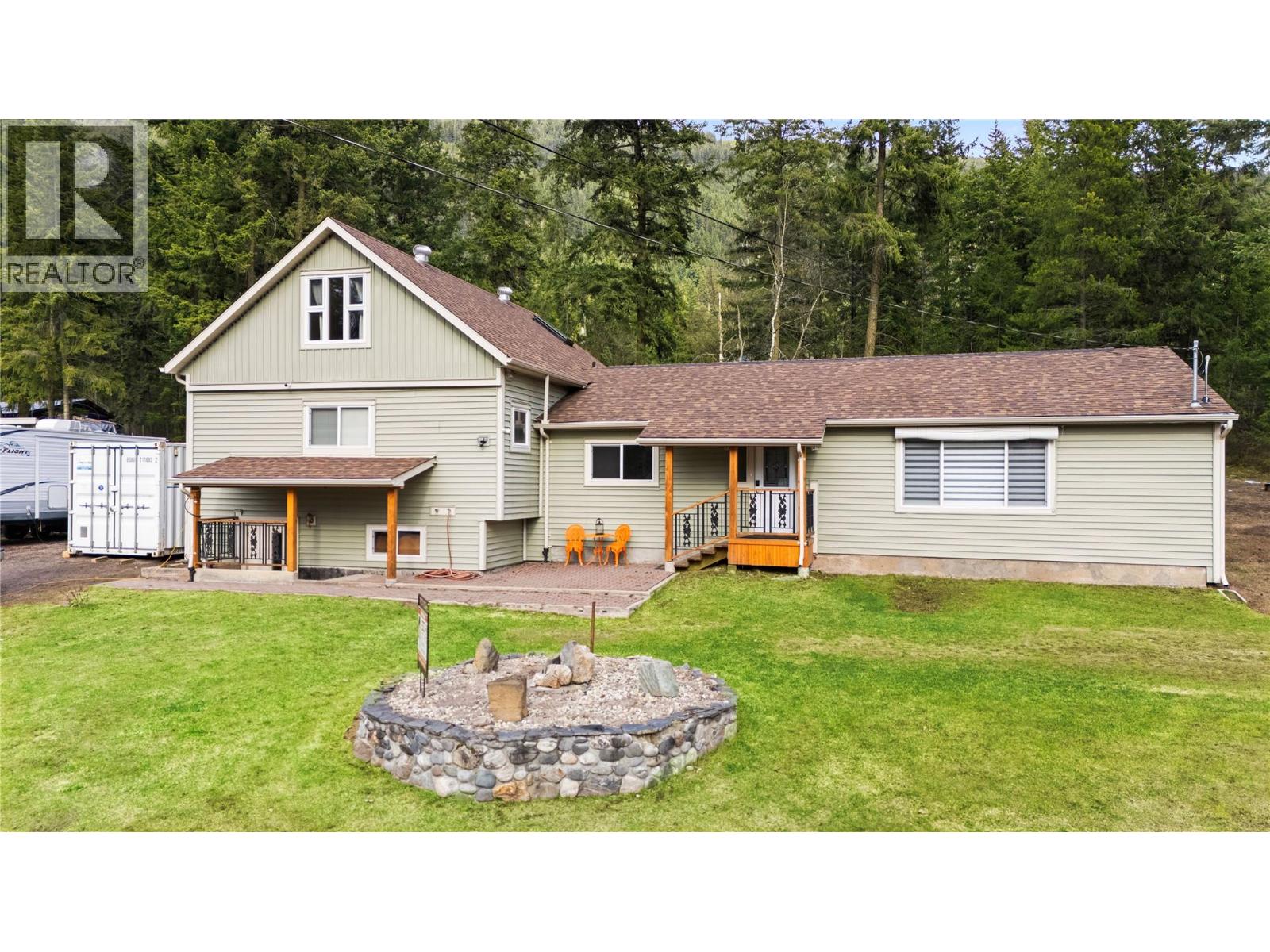 112 WALKER Road - 1