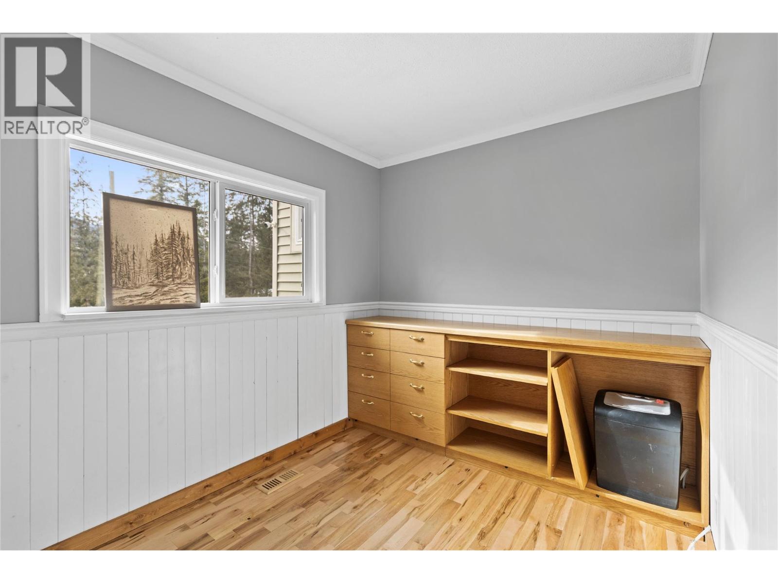 112 WALKER Road - 9