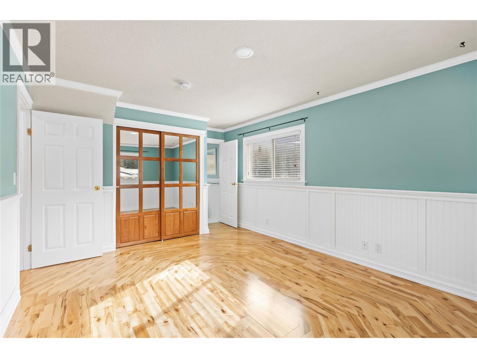 112 WALKER Road - 13