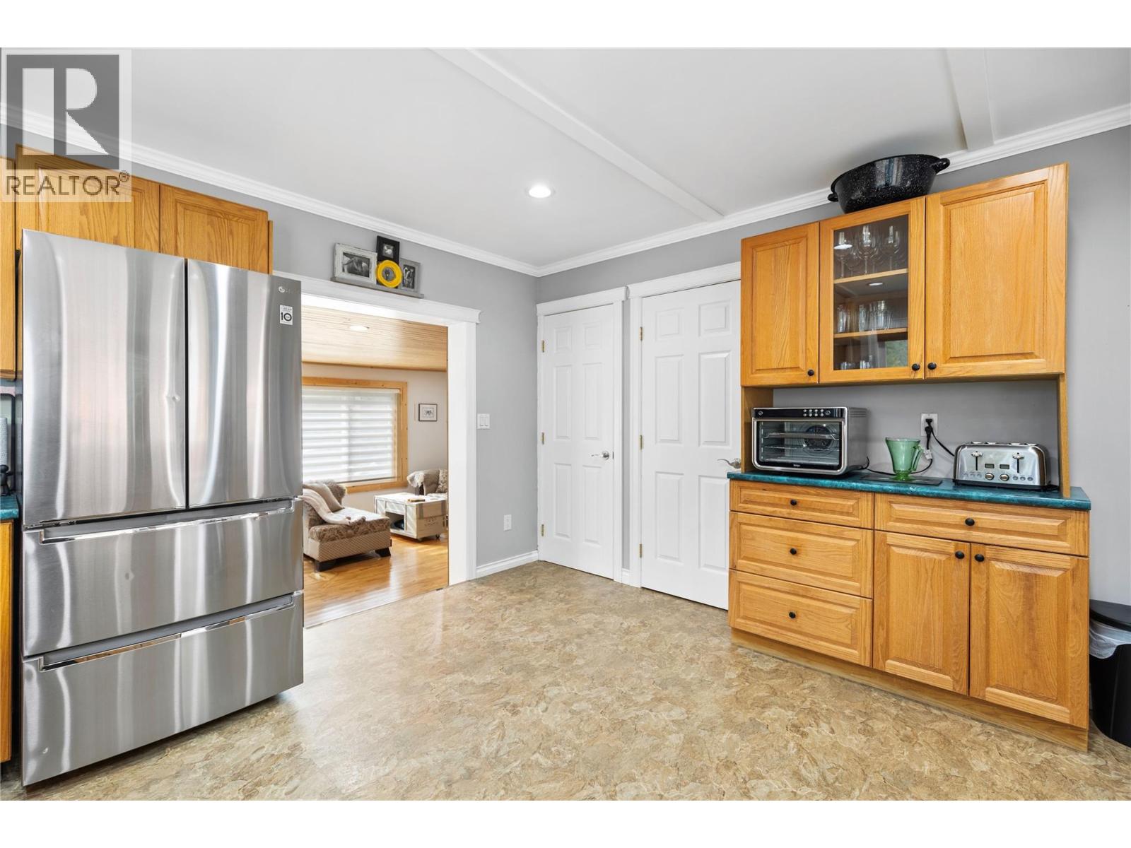 112 WALKER Road - 7
