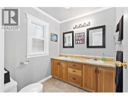 112 Walker Road, Clearwater, BC V0E1N1 Photo 18