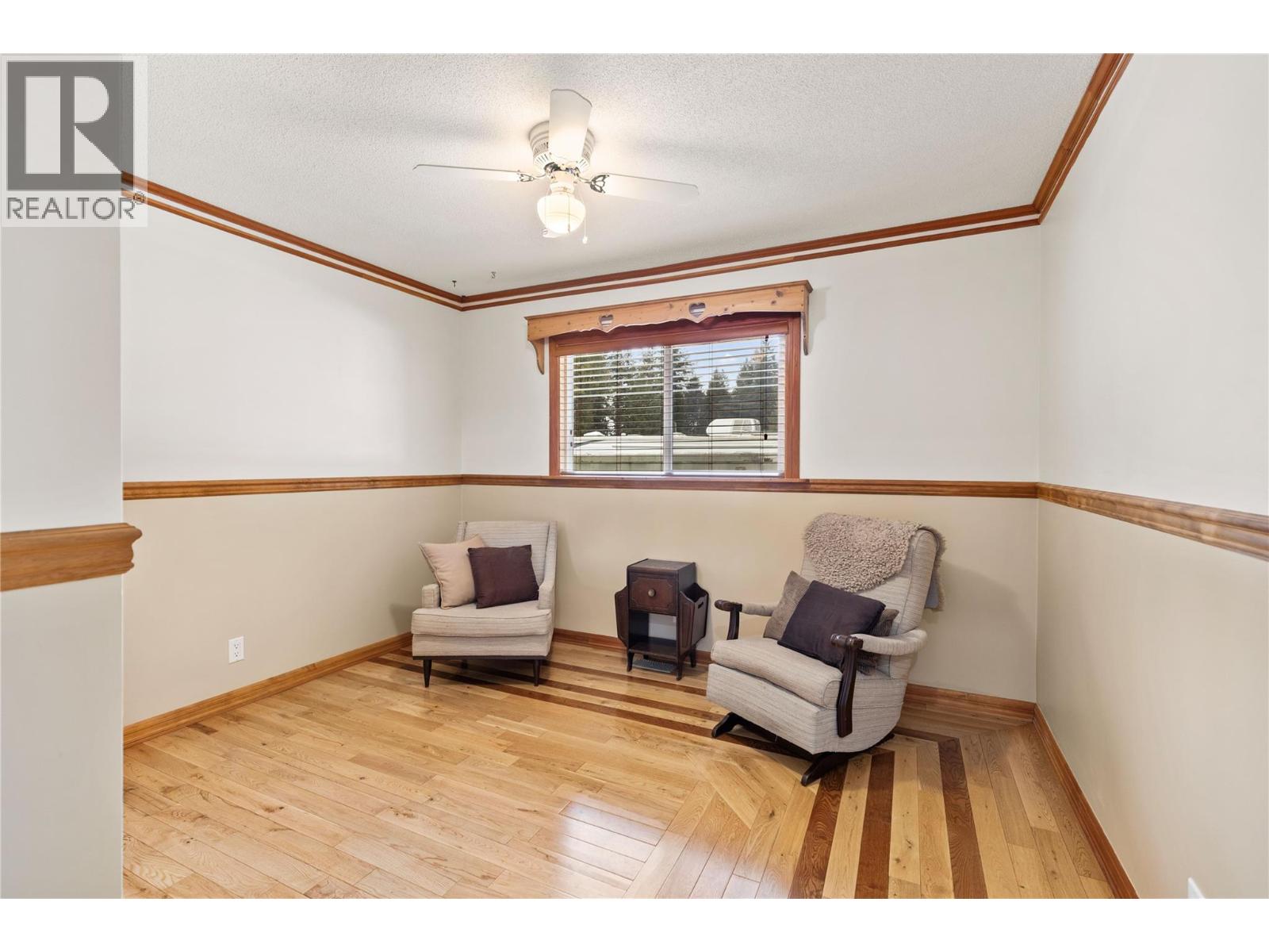 112 WALKER Road - 16