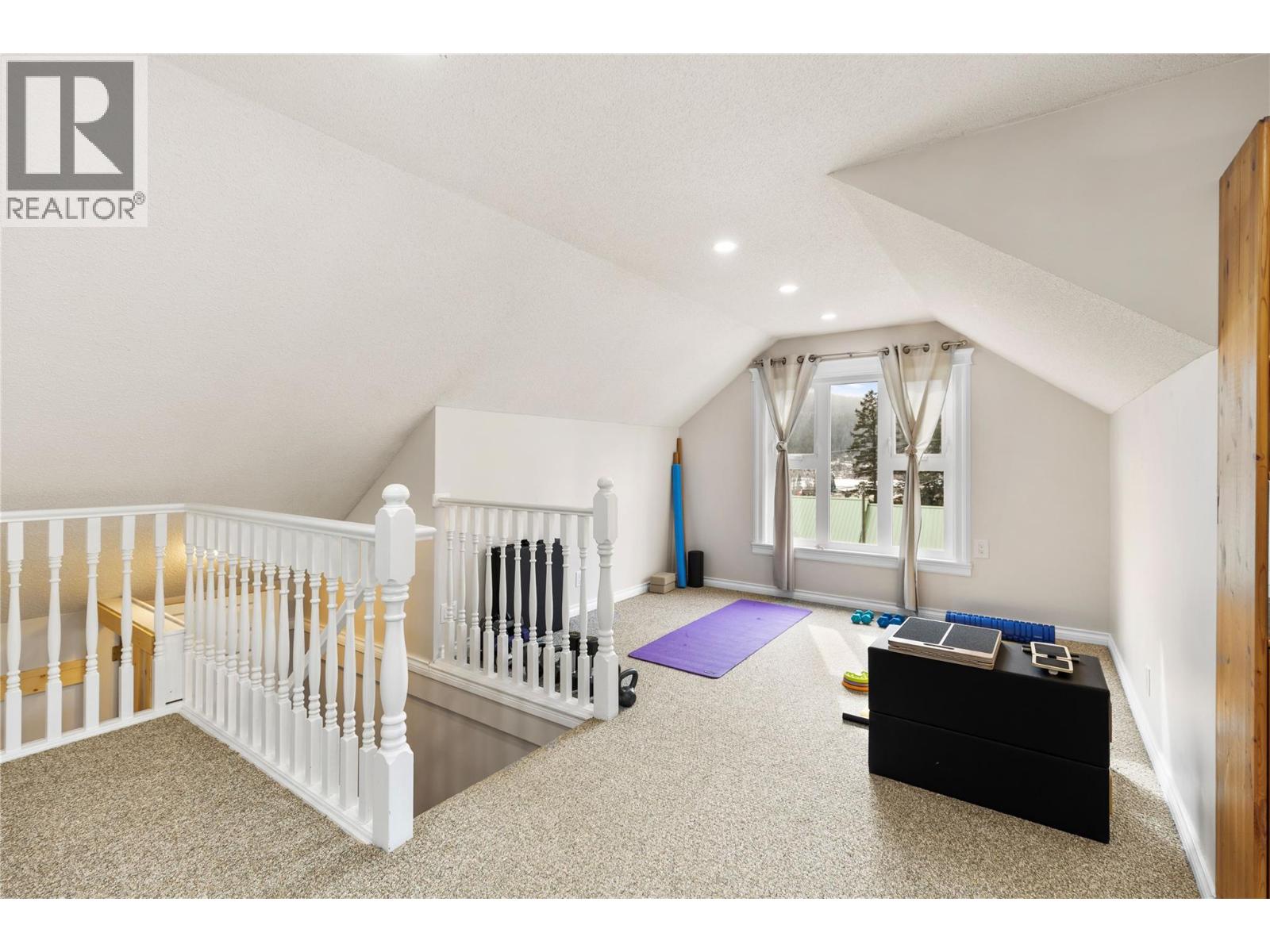 112 WALKER Road - 21