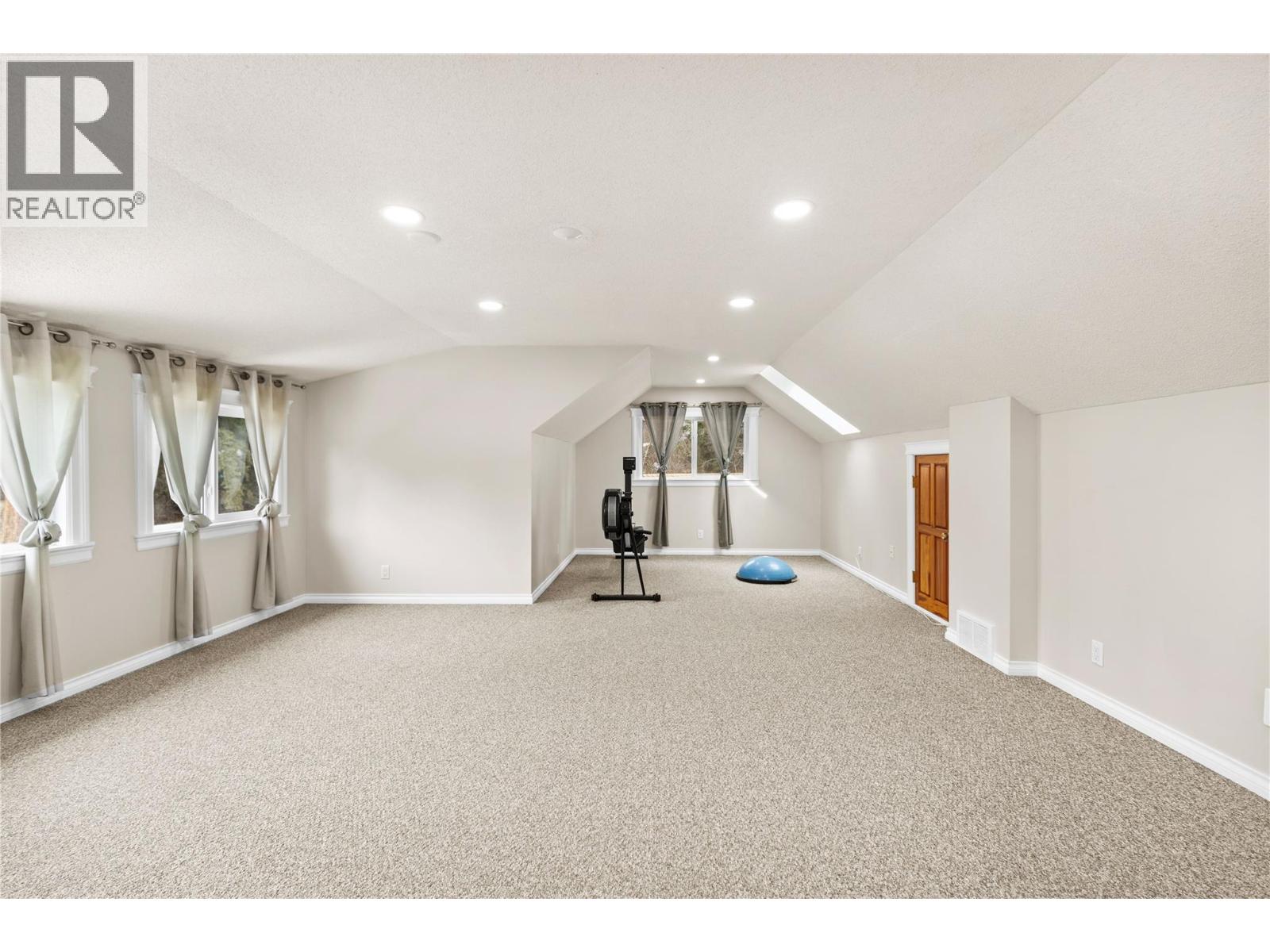 112 WALKER Road - 22