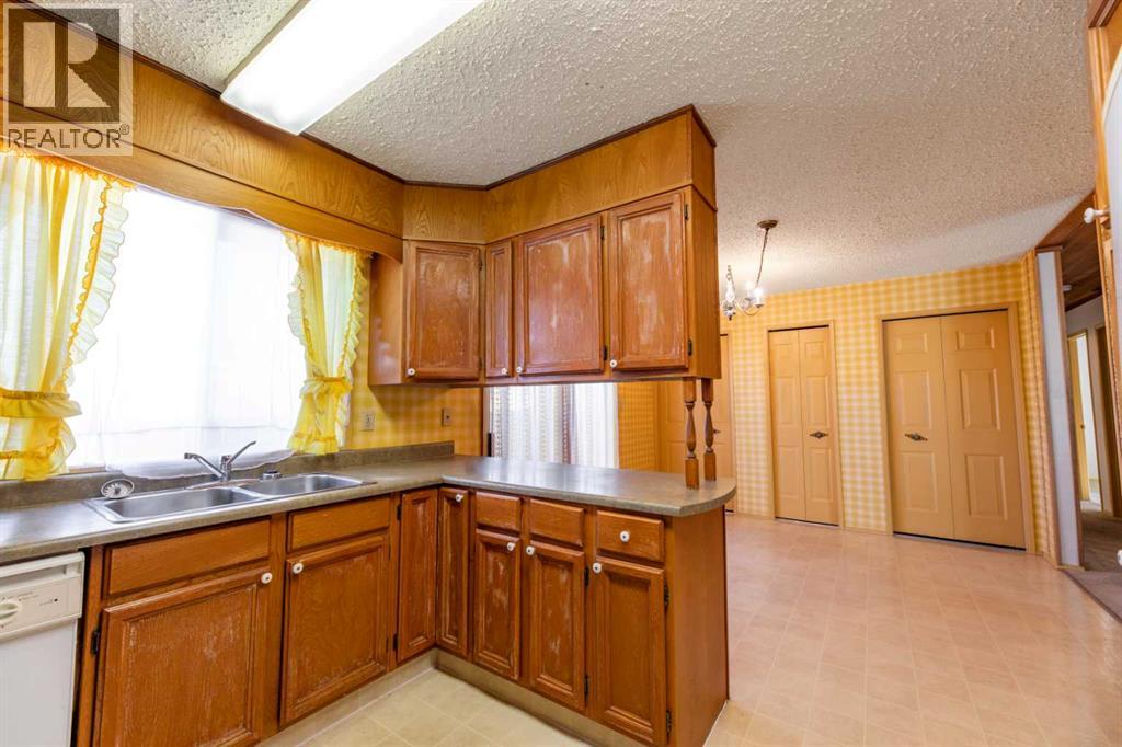 548 Mountain Street - 11