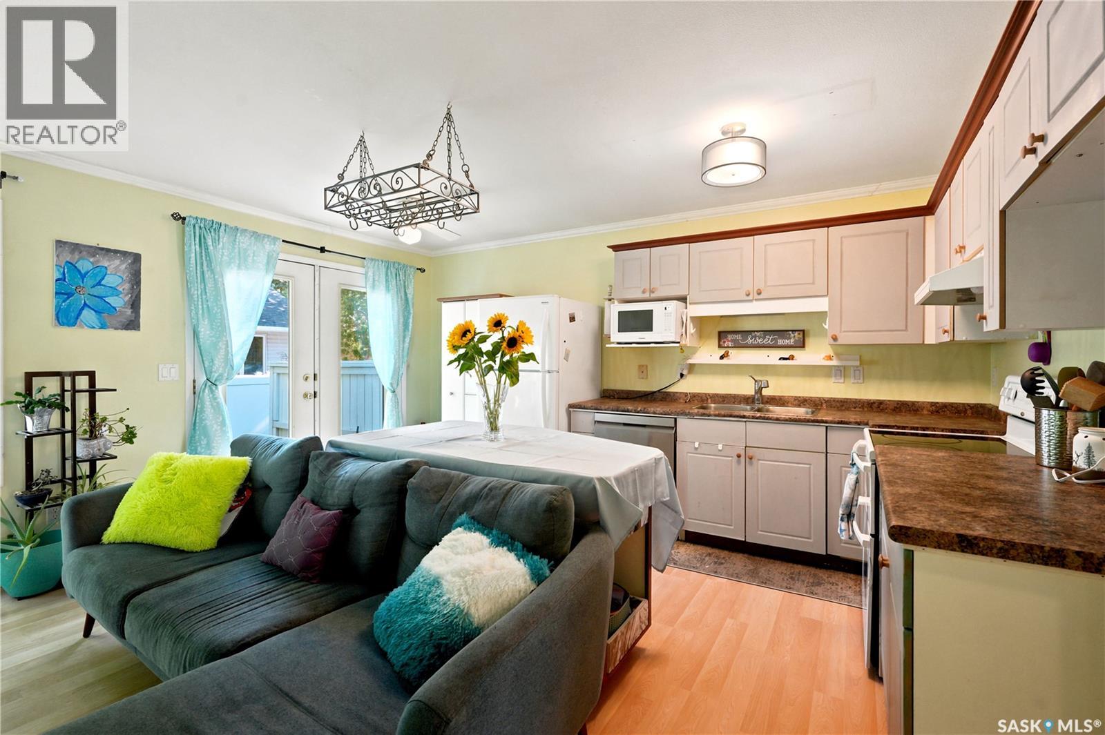 #127 535 McWillie AVENUE - 6