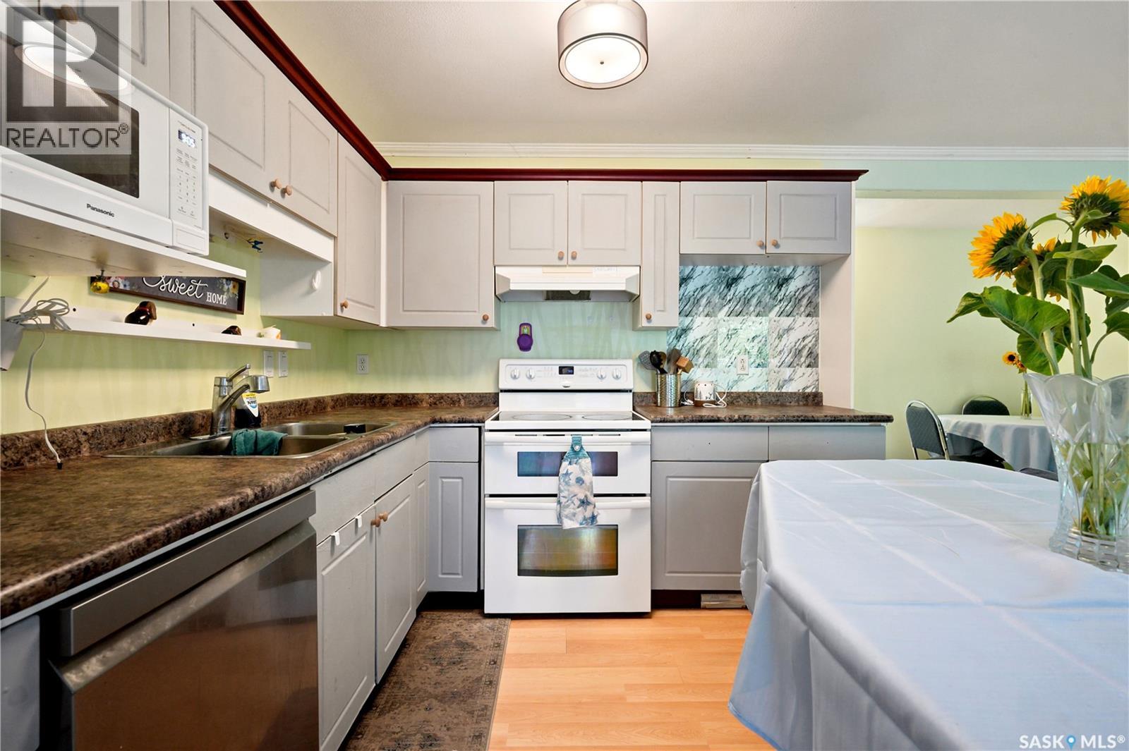 #127 535 McWillie AVENUE - 5