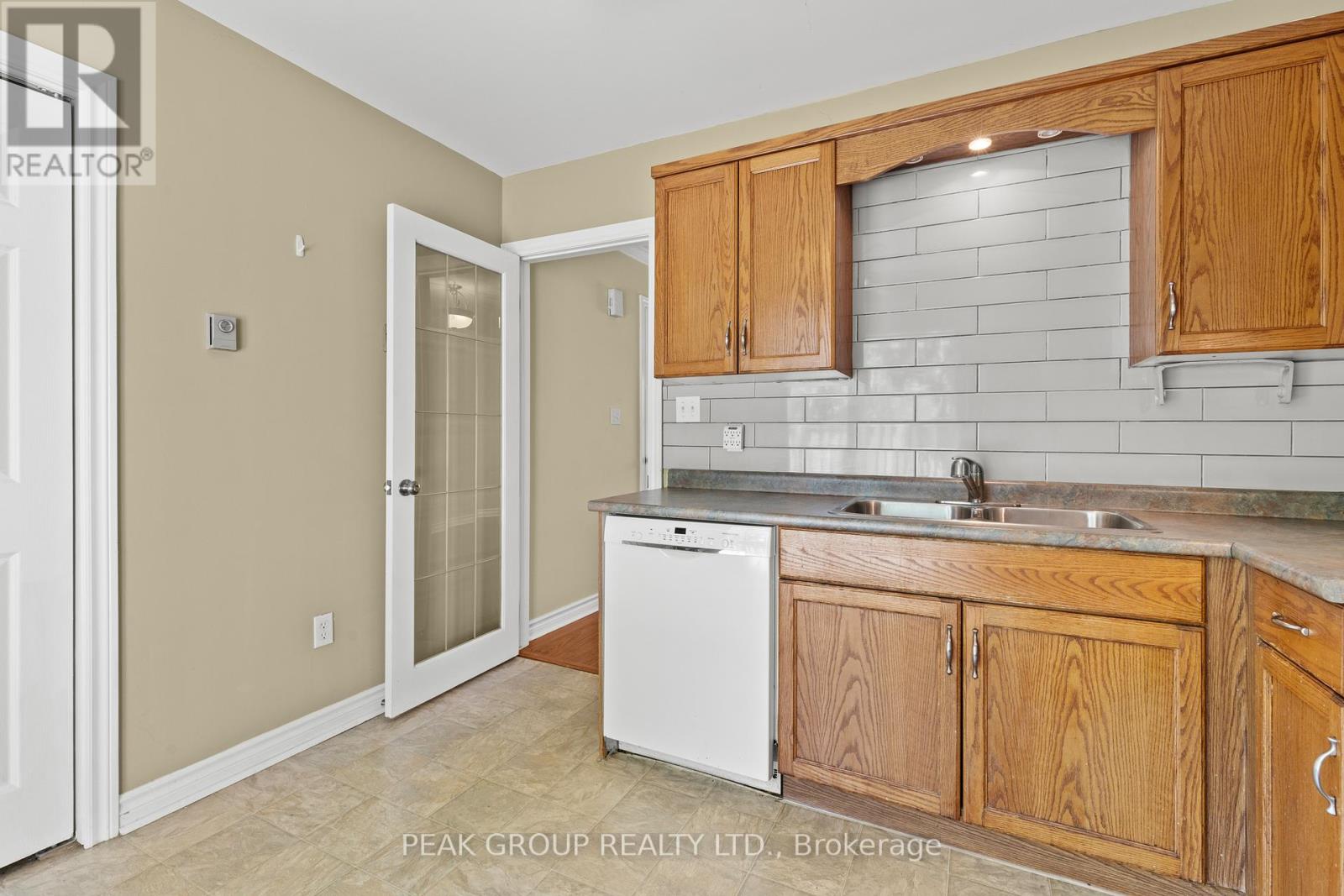 #7 226 VANSICKLE ROAD - 12