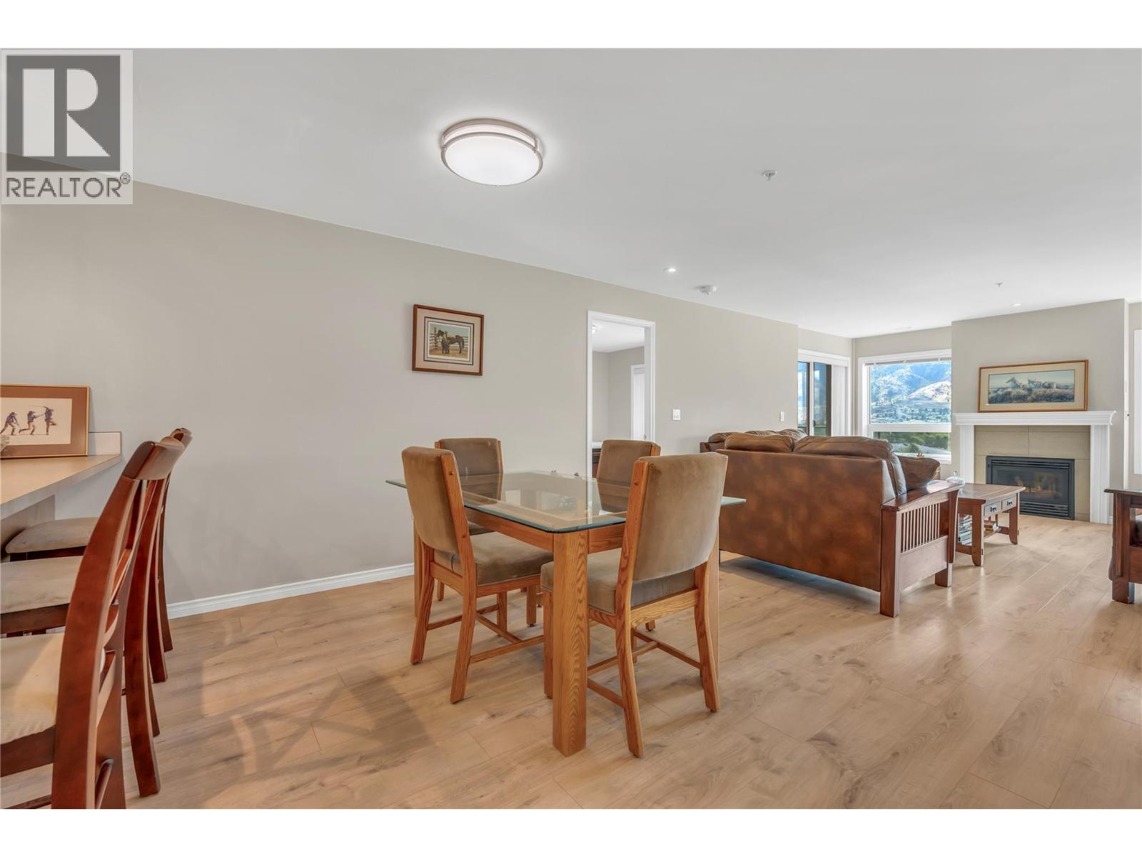 #804 3346 SKAHA LAKE Road - 11