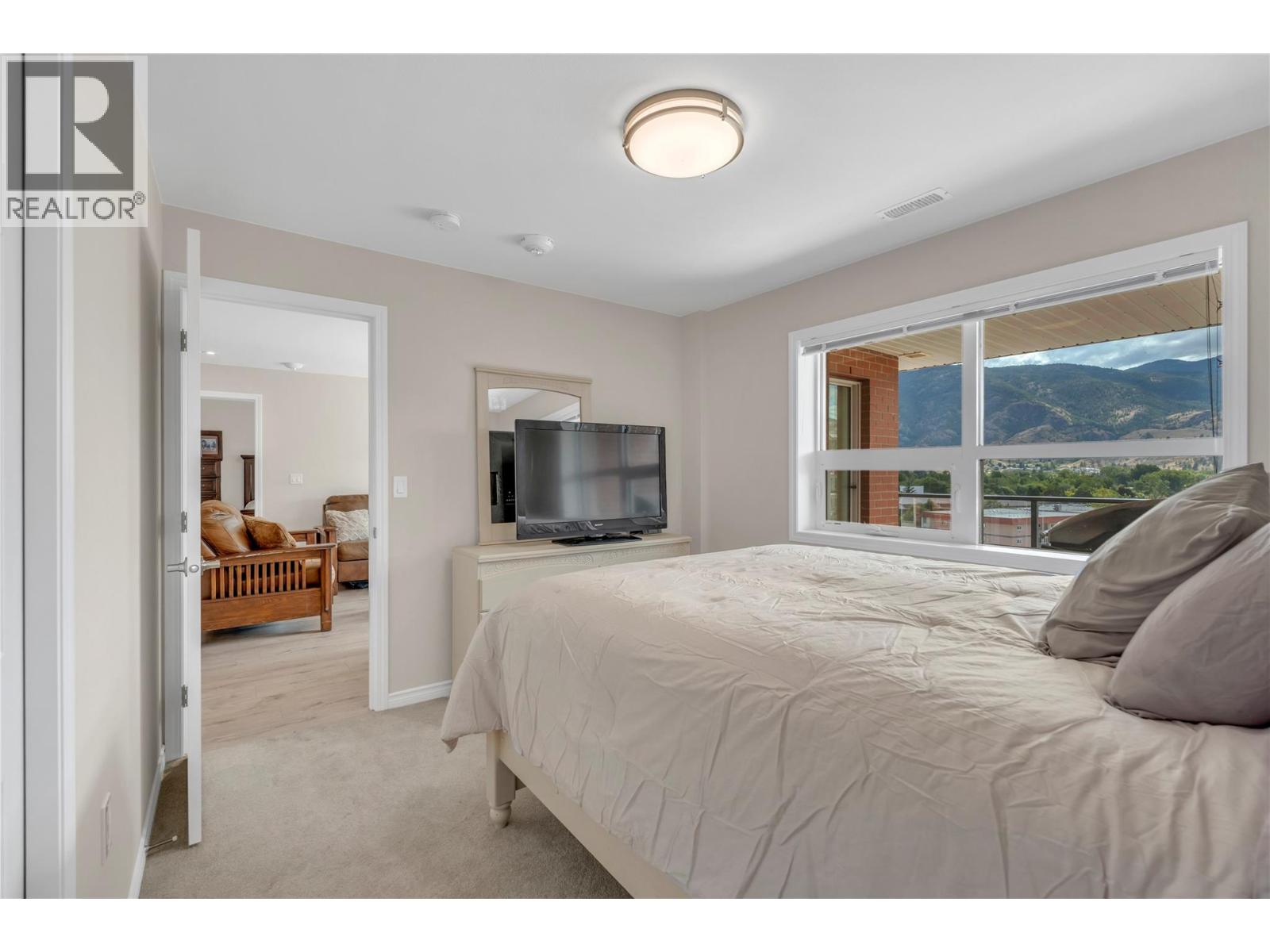 #804 3346 SKAHA LAKE Road - 15